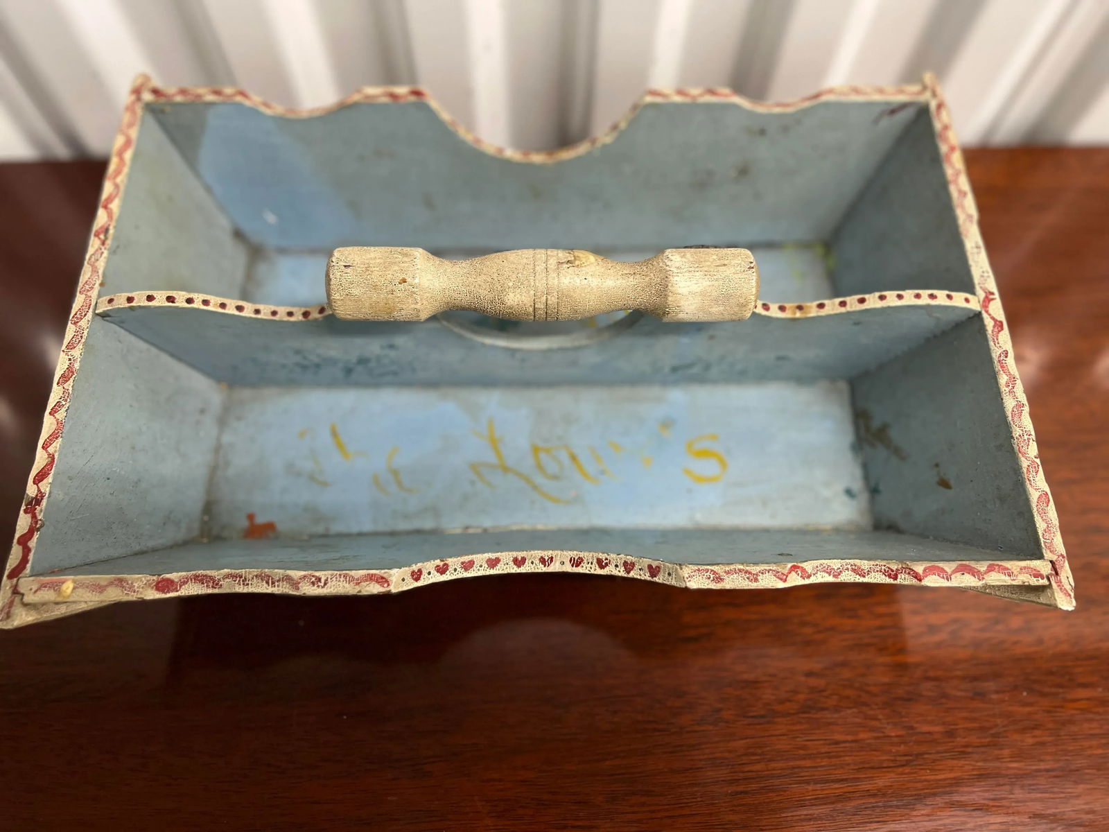 Fantastic American Paint Decorated Folk Art Cutlery Tray - Circa 1845 - 3