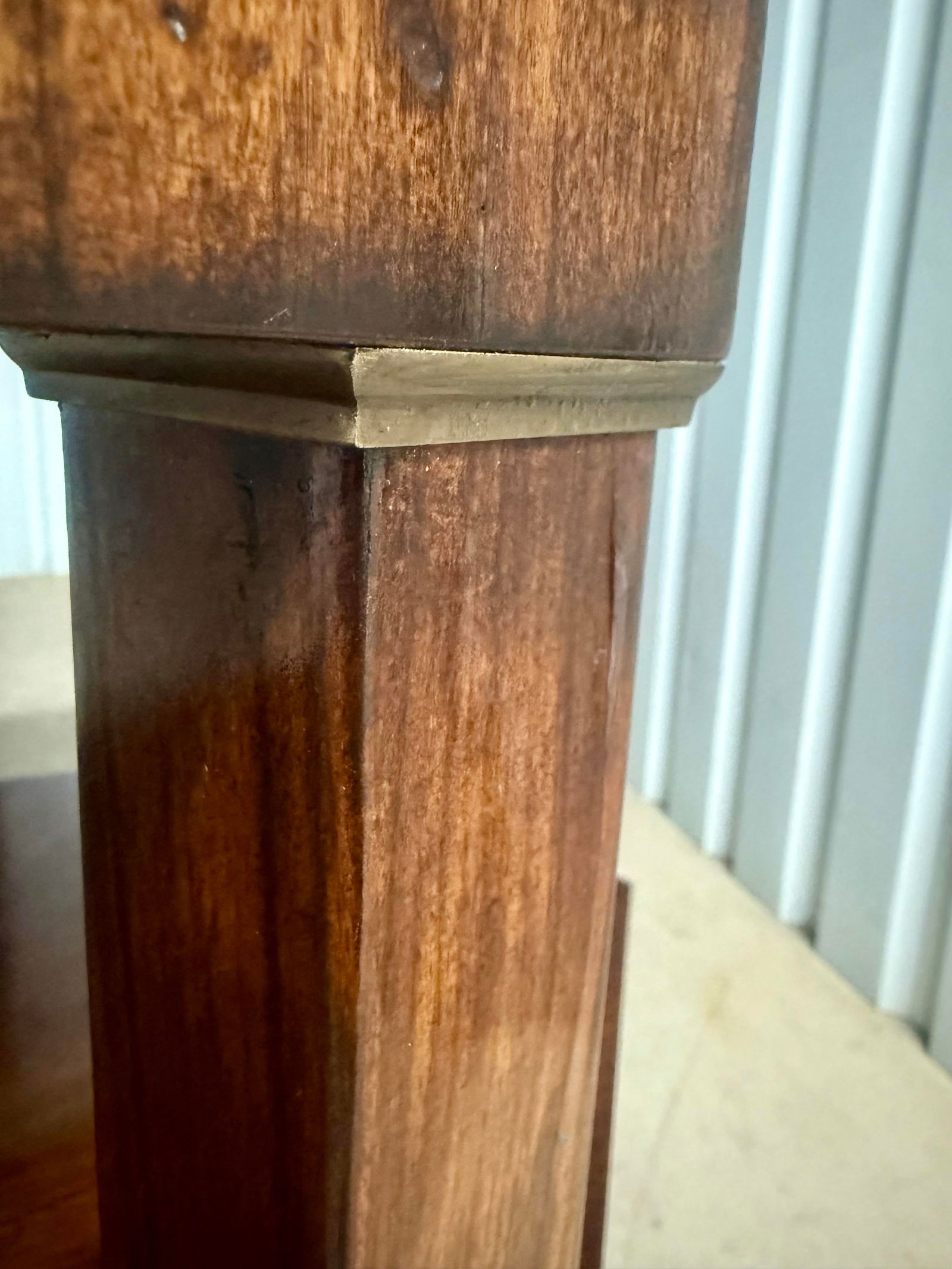 Vintage Euro Style Two-Tiered Octagonal Eglomisé Mahogany Cocktail / Coffee Table - 9