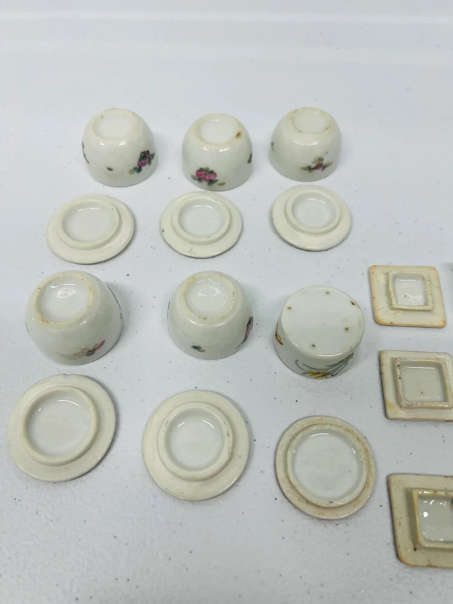 Qing Dynasty - 13 Antique Chinese Porcelain Enameled Salt Boxes - 7