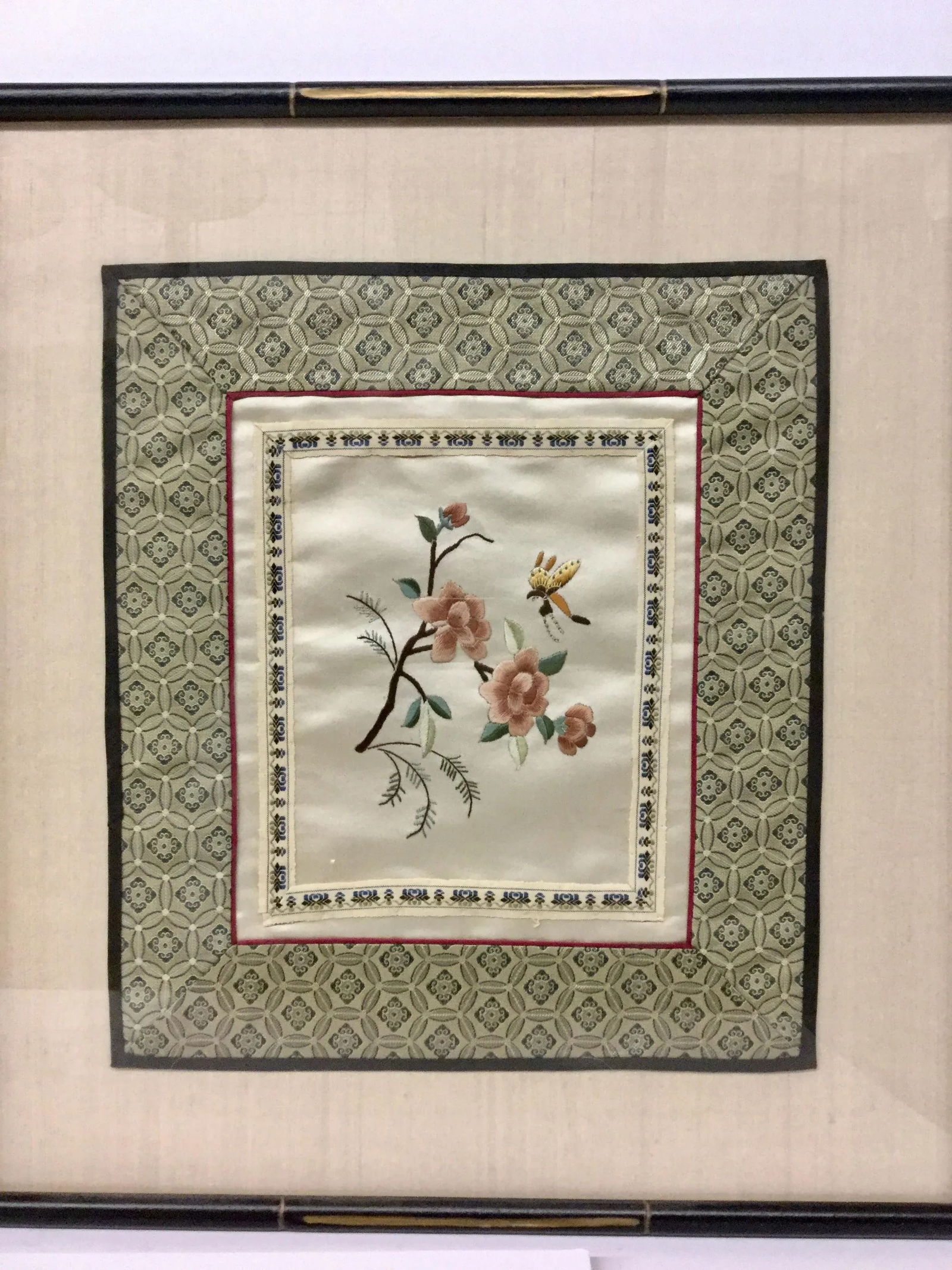 1960s Vintage Framed & Matted Chinese Silk Embroidered Panels- a Pair - 7