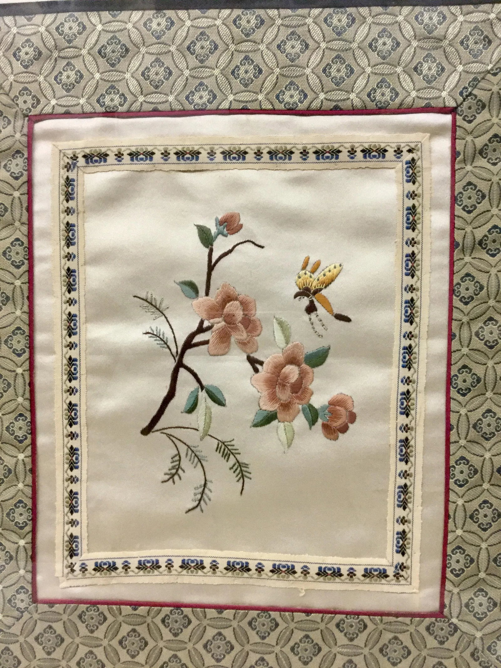 1960s Vintage Framed & Matted Chinese Silk Embroidered Panels- a Pair - 9