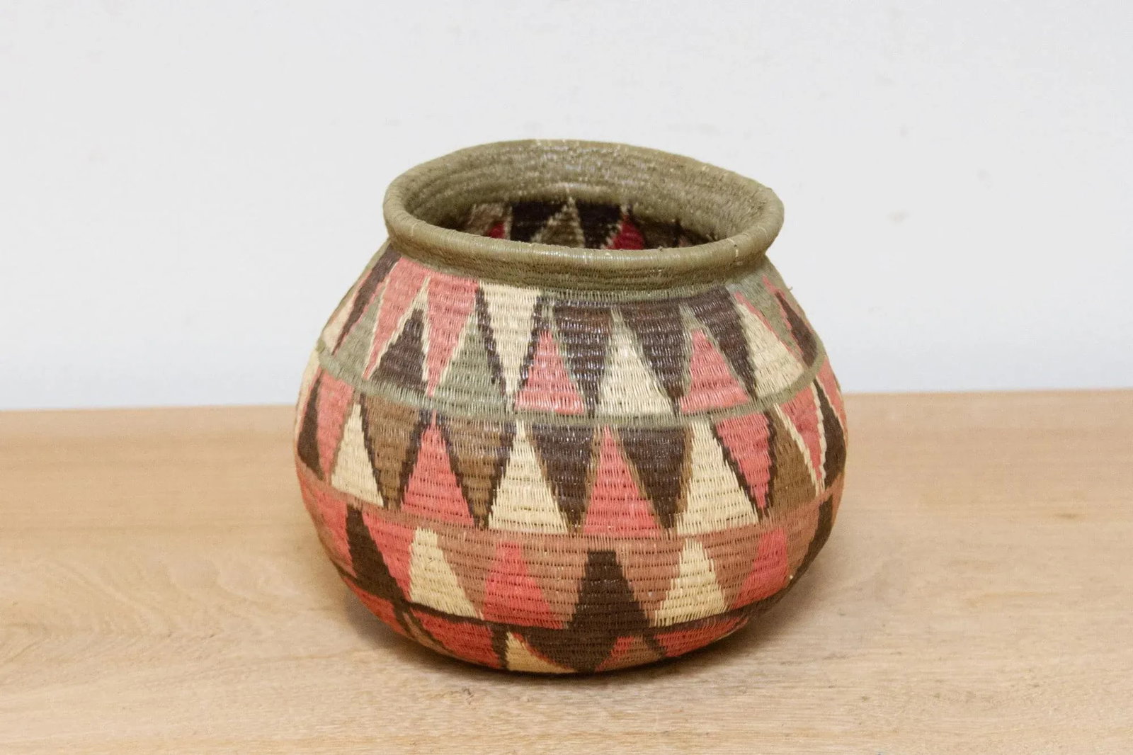 Colorful Finely Woven Tribal Embera Basket - 3