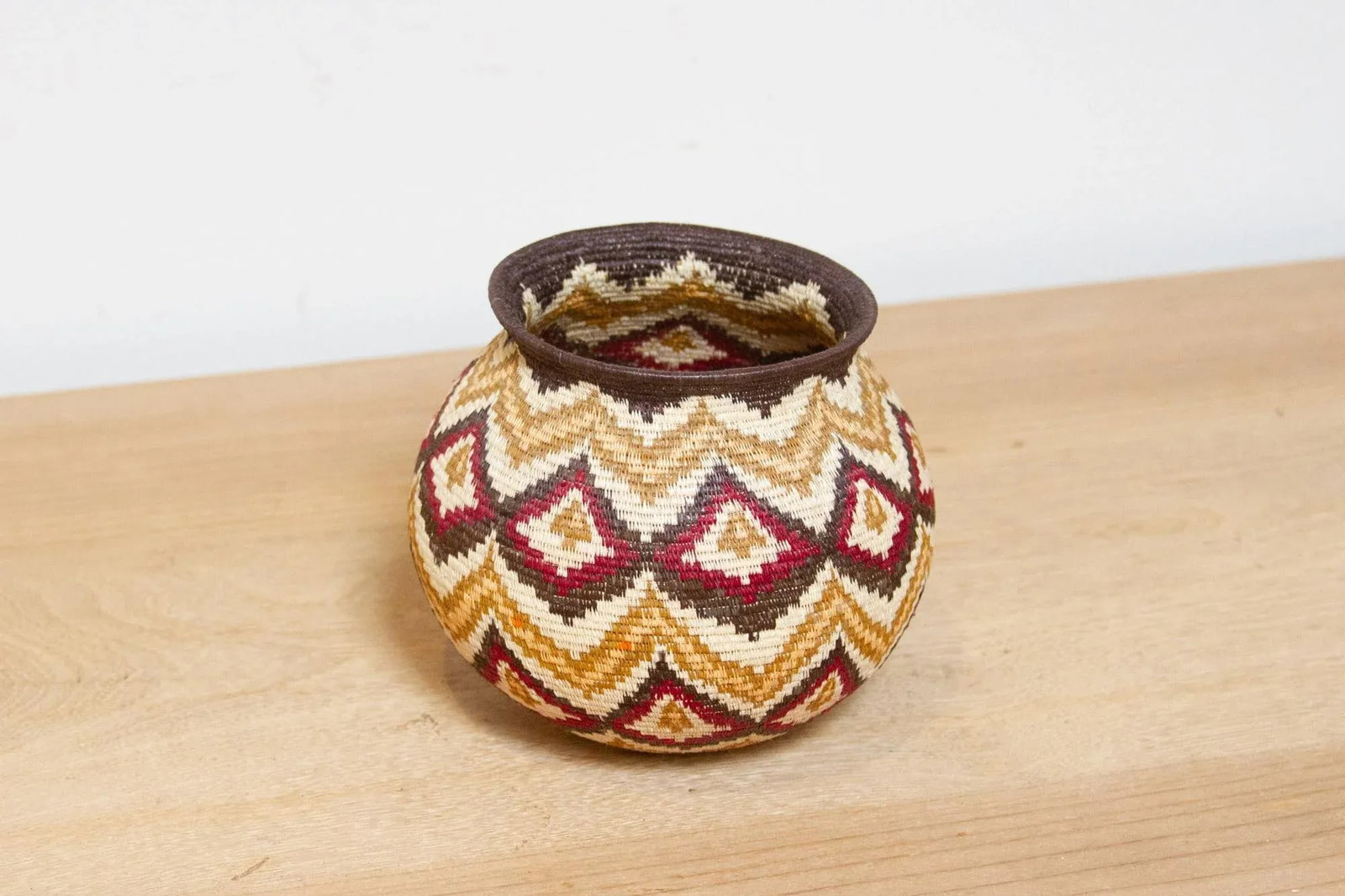 Artisanal Multicolor Handwoven Embera Basket - 4