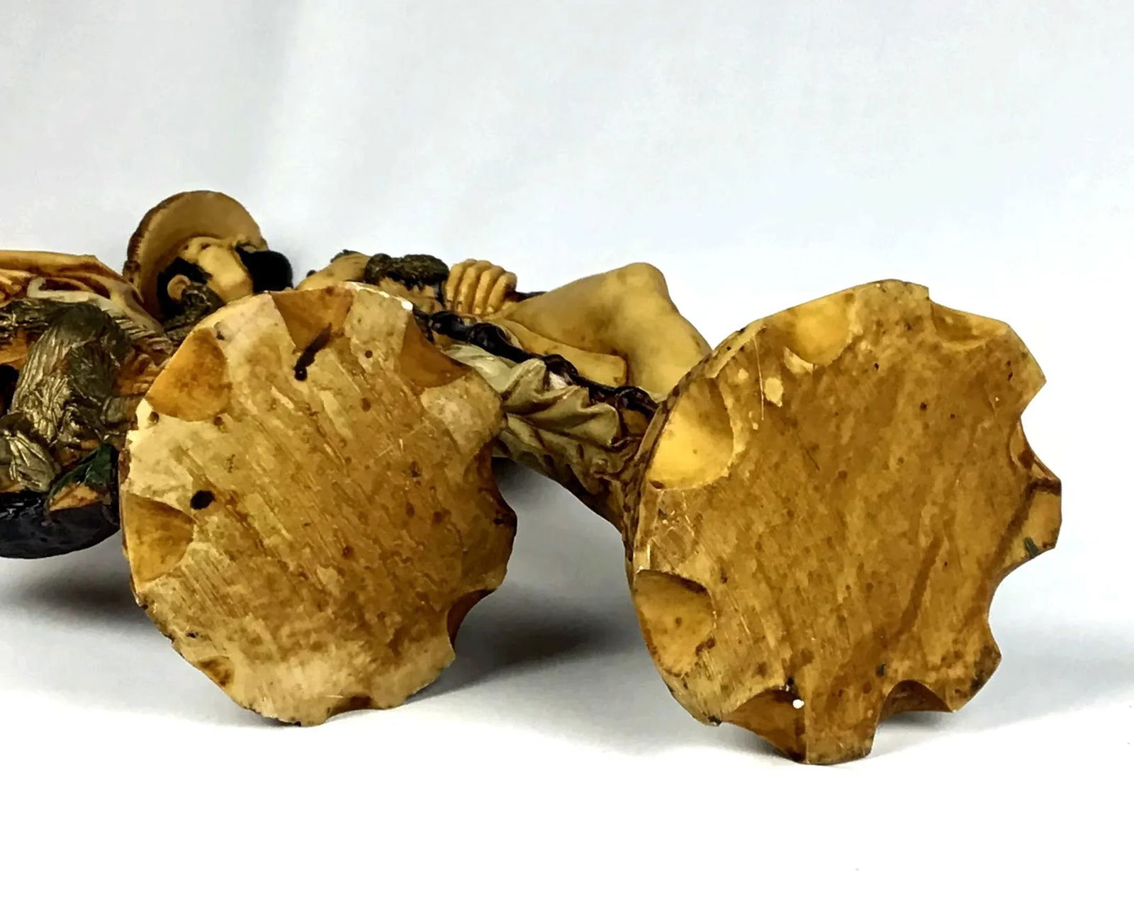 Magnificent Carved Resin Pair of Chinese Royals - 7