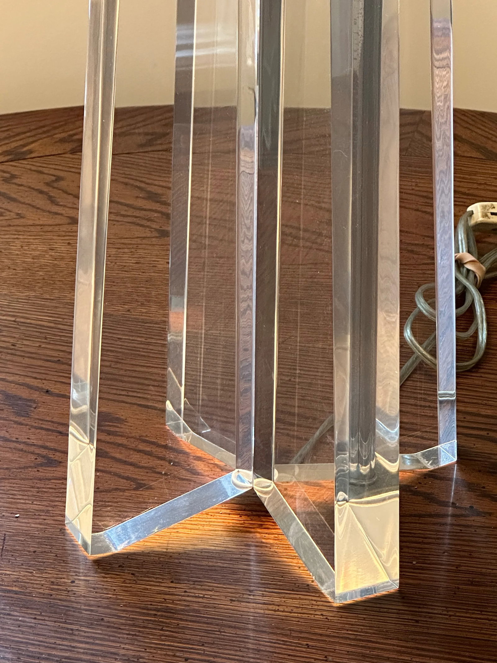 Rare Les Prismatique Lucite Table Lamp, Tall - 4