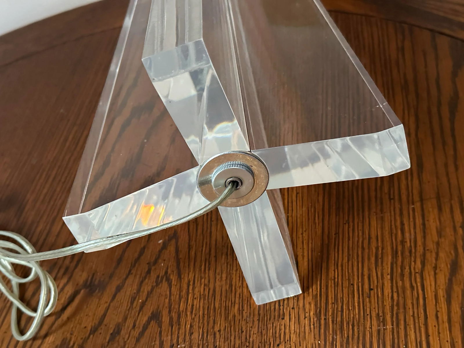 Rare Les Prismatique Lucite Table Lamp, Tall - 7