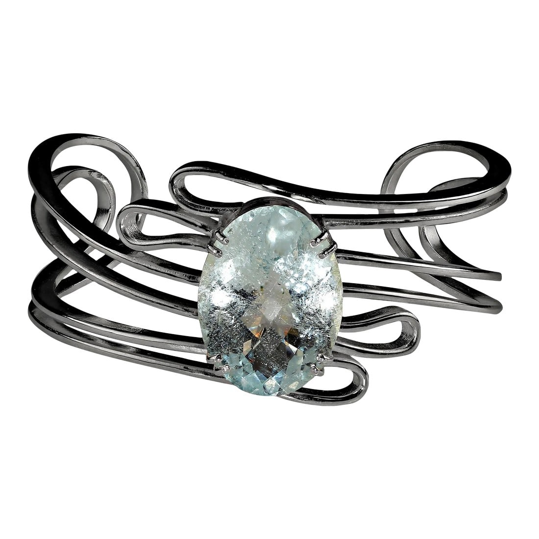 25 Carat Oval Aquamarine in Sterling Bracelet: This is part of Chairish's Fine Jewelry assortment. Enchanting 25-Carat Aquamarine Cuff Bracelet Discover the exquisite beauty of this magnificent cuff bracelet, featuring a stunning 25-carat oval aqu