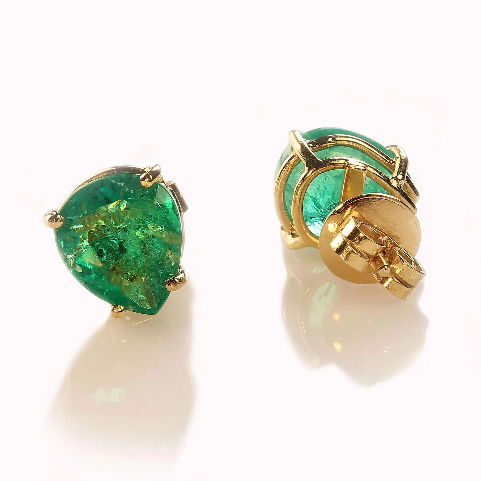 AJD Emerald Earrings in 18k Yellow Gold - 2 Pieces - 3