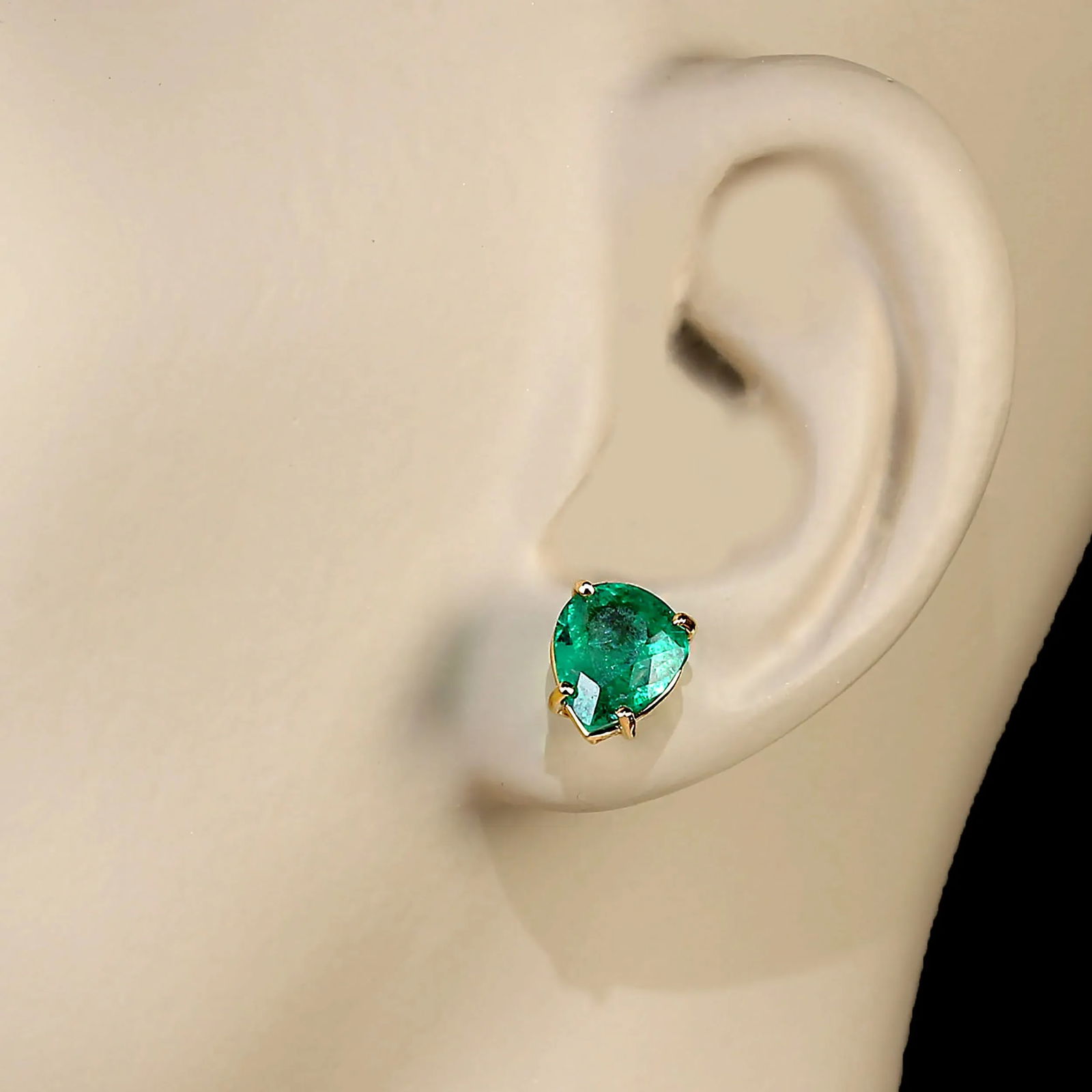AJD Emerald Earrings in 18k Yellow Gold - 2 Pieces - 4