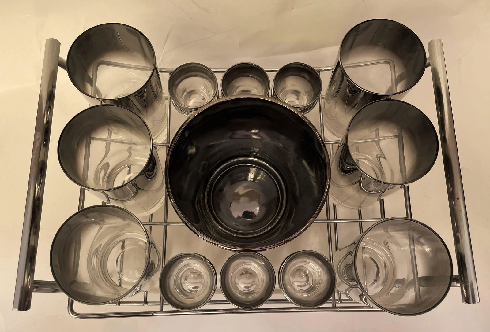 Mid 20th Century Dorothy Thorpe Silver Fade Bar Cocktail Set with Chrome Holder & Ice Bucket- 14 Pie - 3