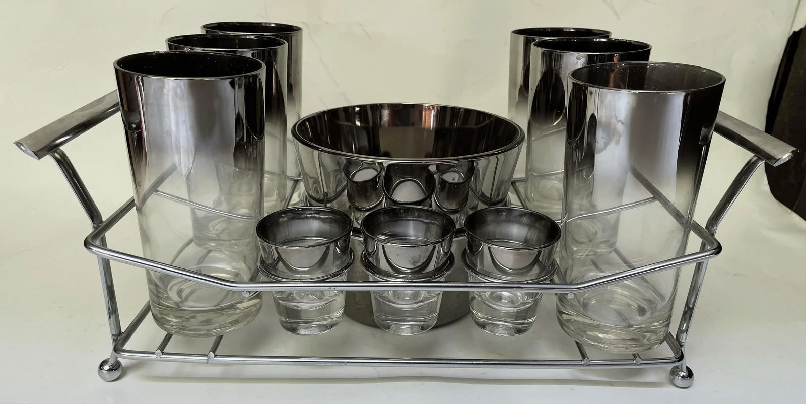 Mid 20th Century Dorothy Thorpe Silver Fade Bar Cocktail Set with Chrome Holder & Ice Bucket- 14 Pie - 6