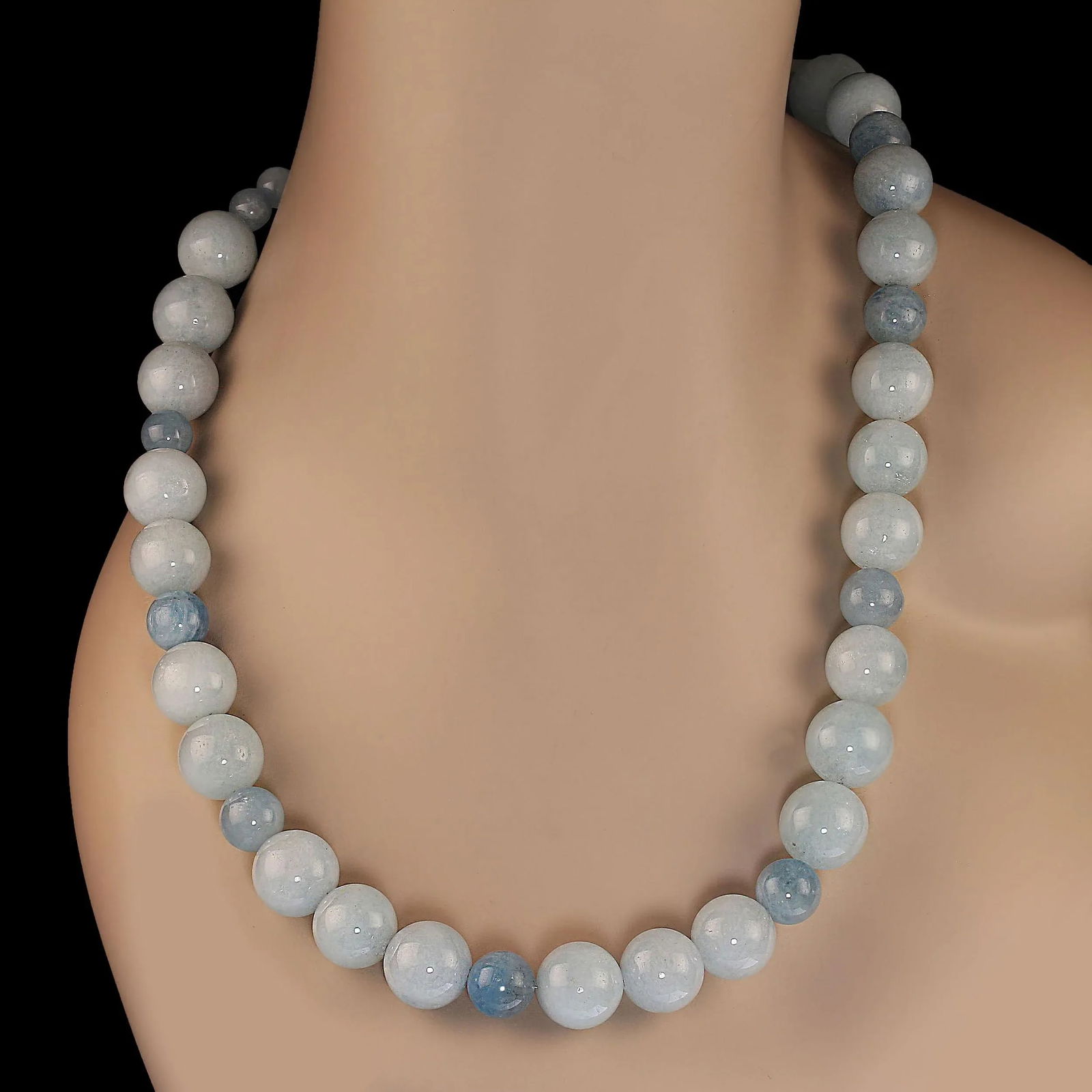 Aquamarine Mixed Tones and Sizes With Diamond Clasp Necklace - 2