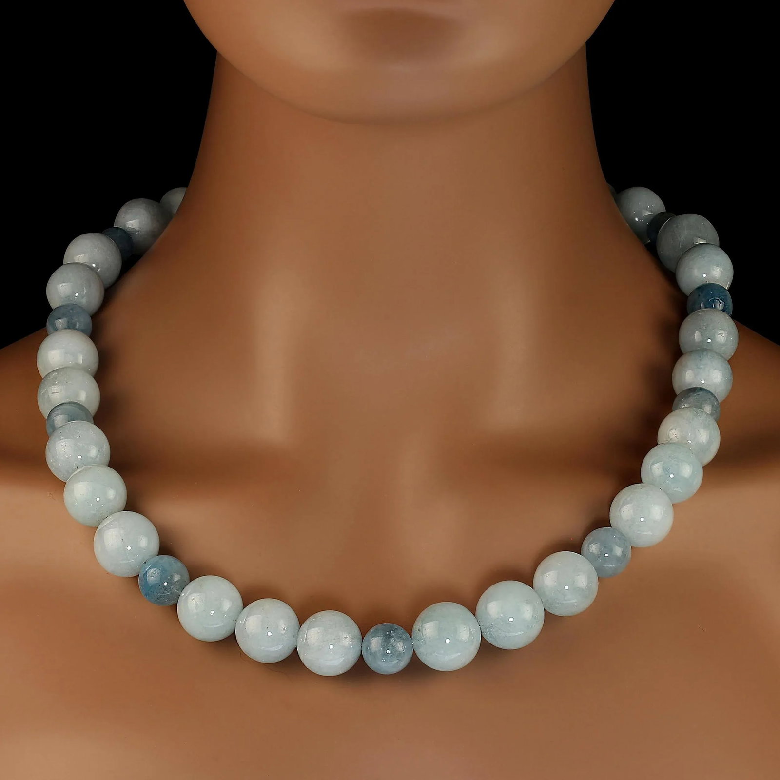 Aquamarine Mixed Tones and Sizes With Diamond Clasp Necklace - 5