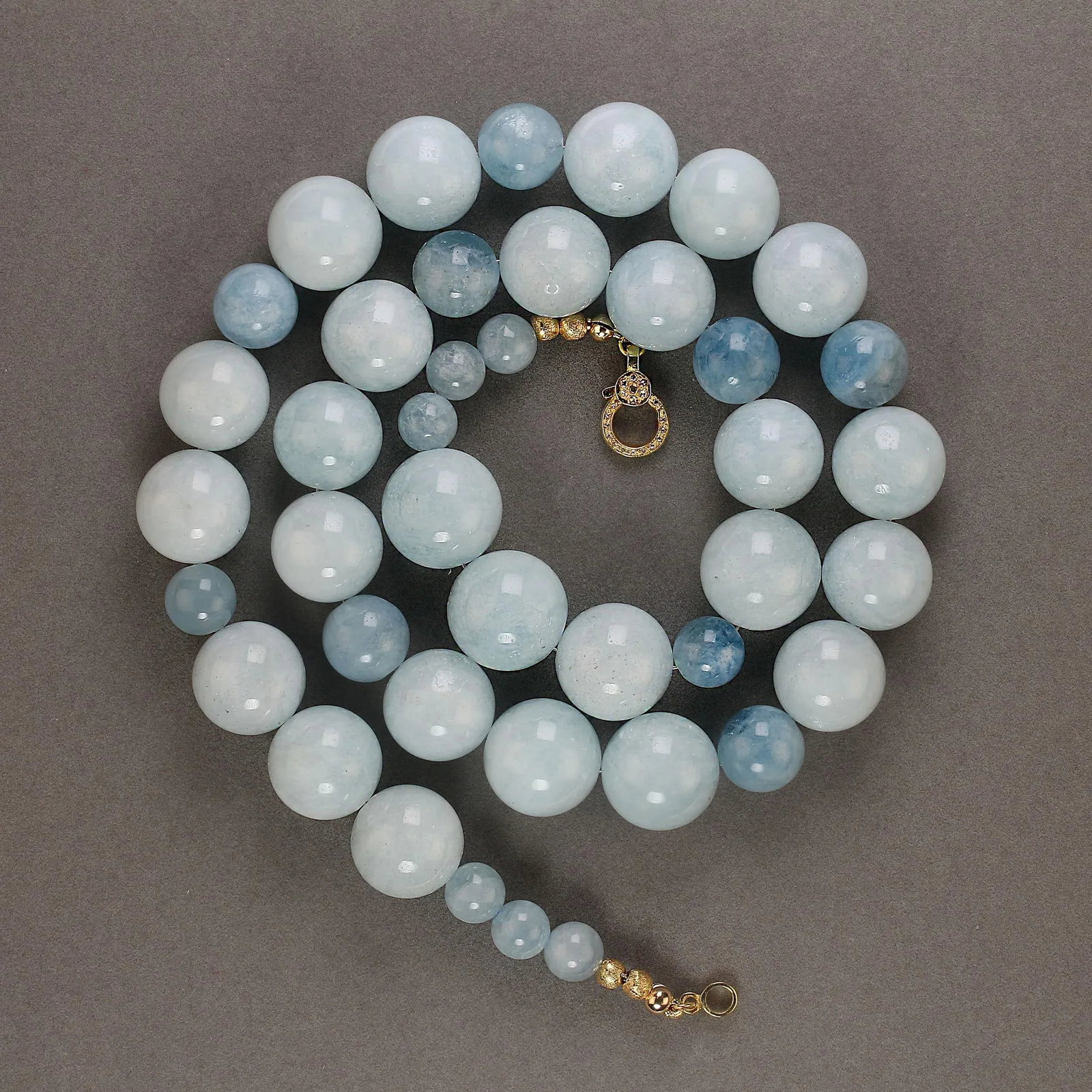 Aquamarine Mixed Tones and Sizes With Diamond Clasp Necklace - 6