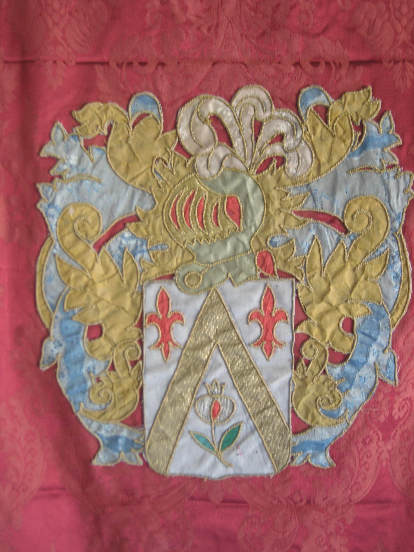 French Knight Family Crest or Coat of Arms 19 Century - 3