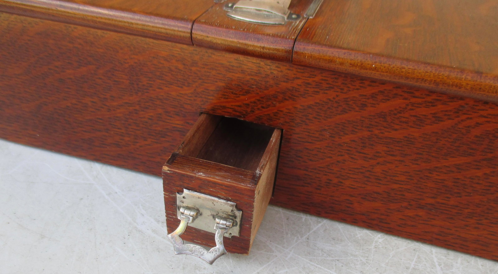 Cask Box by Mappin & Webb Sterling Silver and Oak Dated 1904 - 5