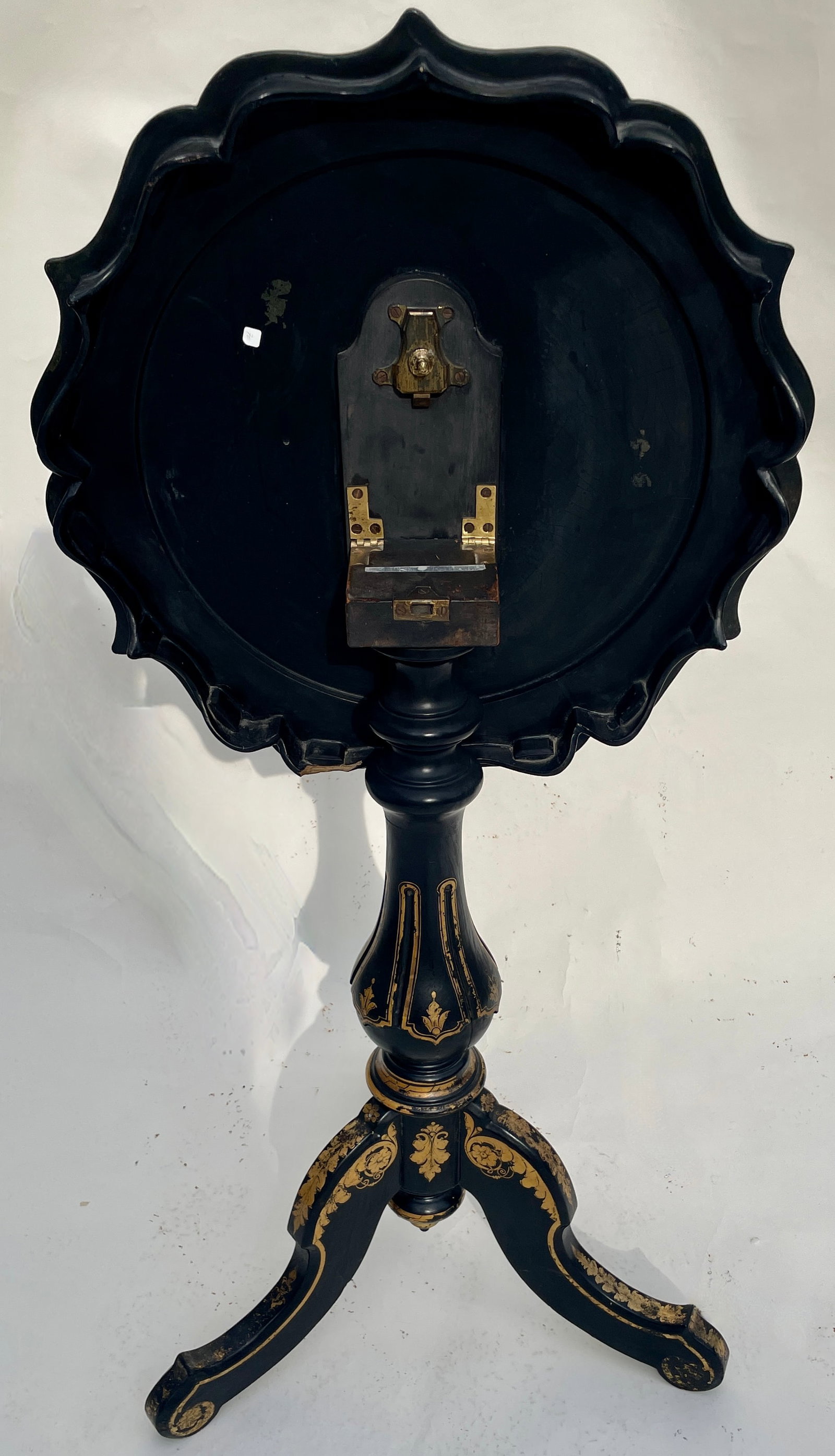 English Hand Painted Tilt-Top Table With Dogs - 8