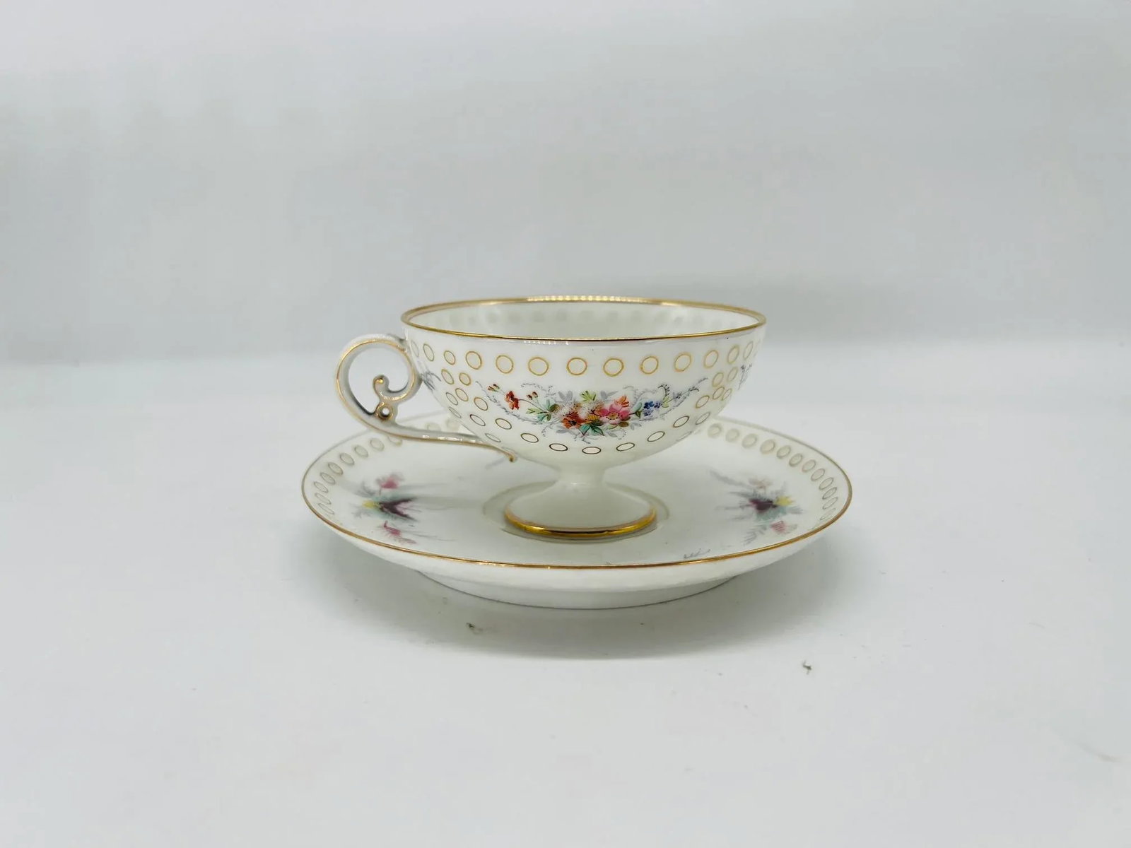 Fine & High Quality Porcelain Tea Cup / Saucer - Rice Grain - Gilt Enameled - 3