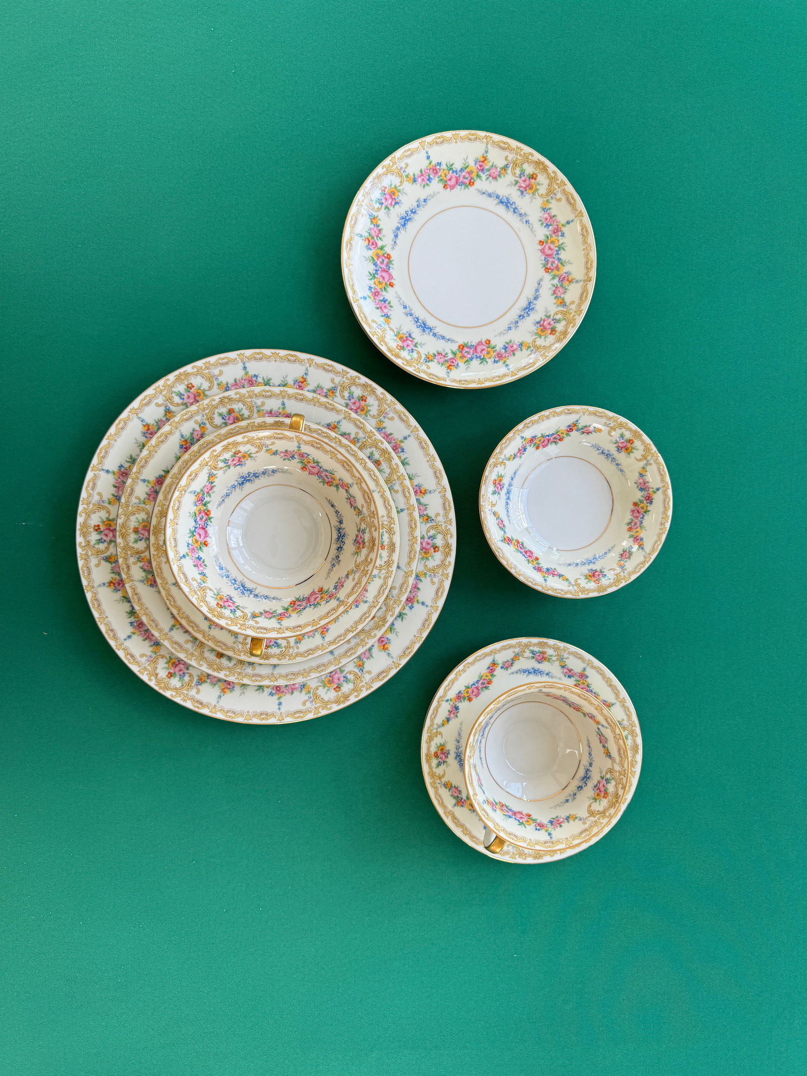 Lovely China for 12 Plus Serveware- 101 Pieces - 3