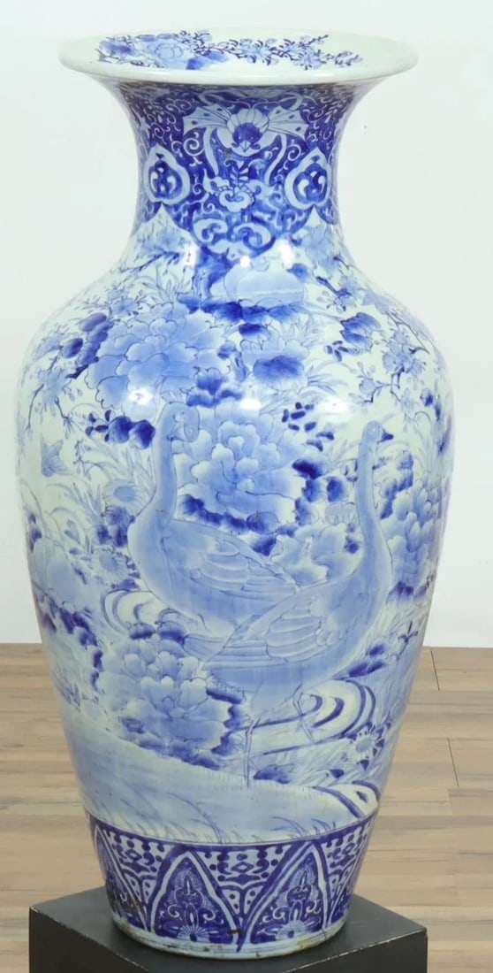 19th Century Palace Size Chinese Blue and White Porcelain Vase - 2