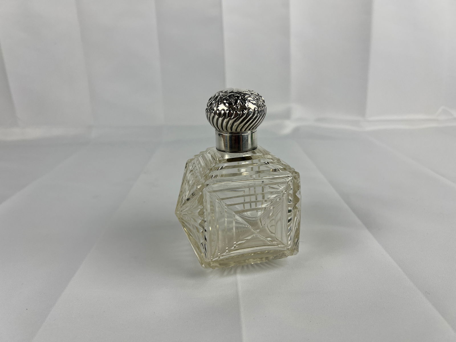Unusual British Sterling Silver & Cut Glass Repousse Perfume Bottle - 7