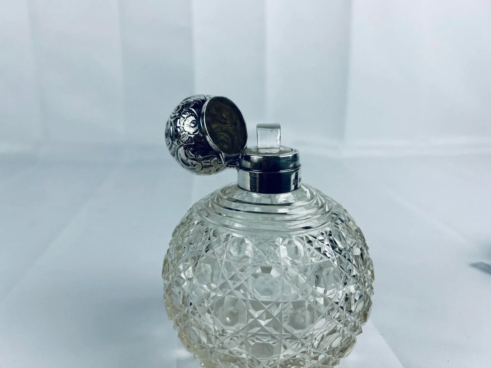 Robert Pringle & Sons Birmingham Sterling Silver & Cut Glass Perfume Bottle C. 1904 - 4