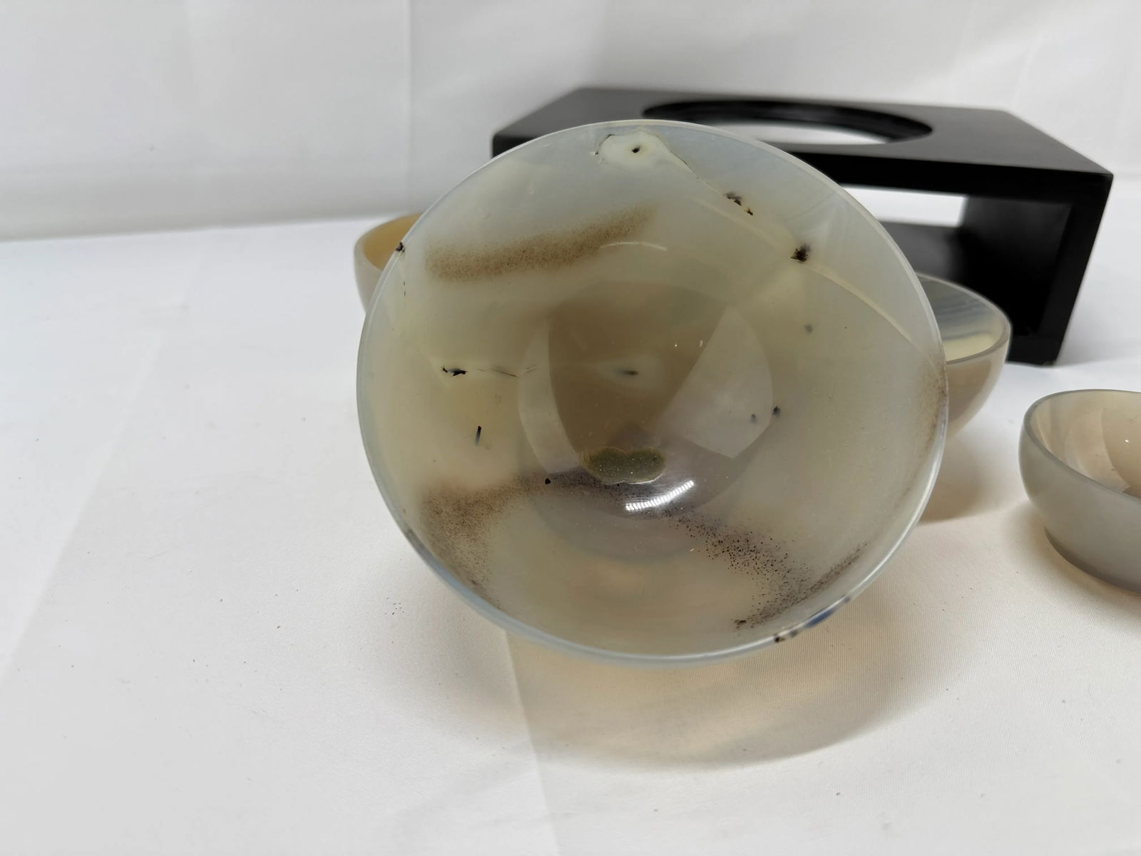 Nesting Set of 5 Carved Agate Bowls & Display - Artisan Signed - 3