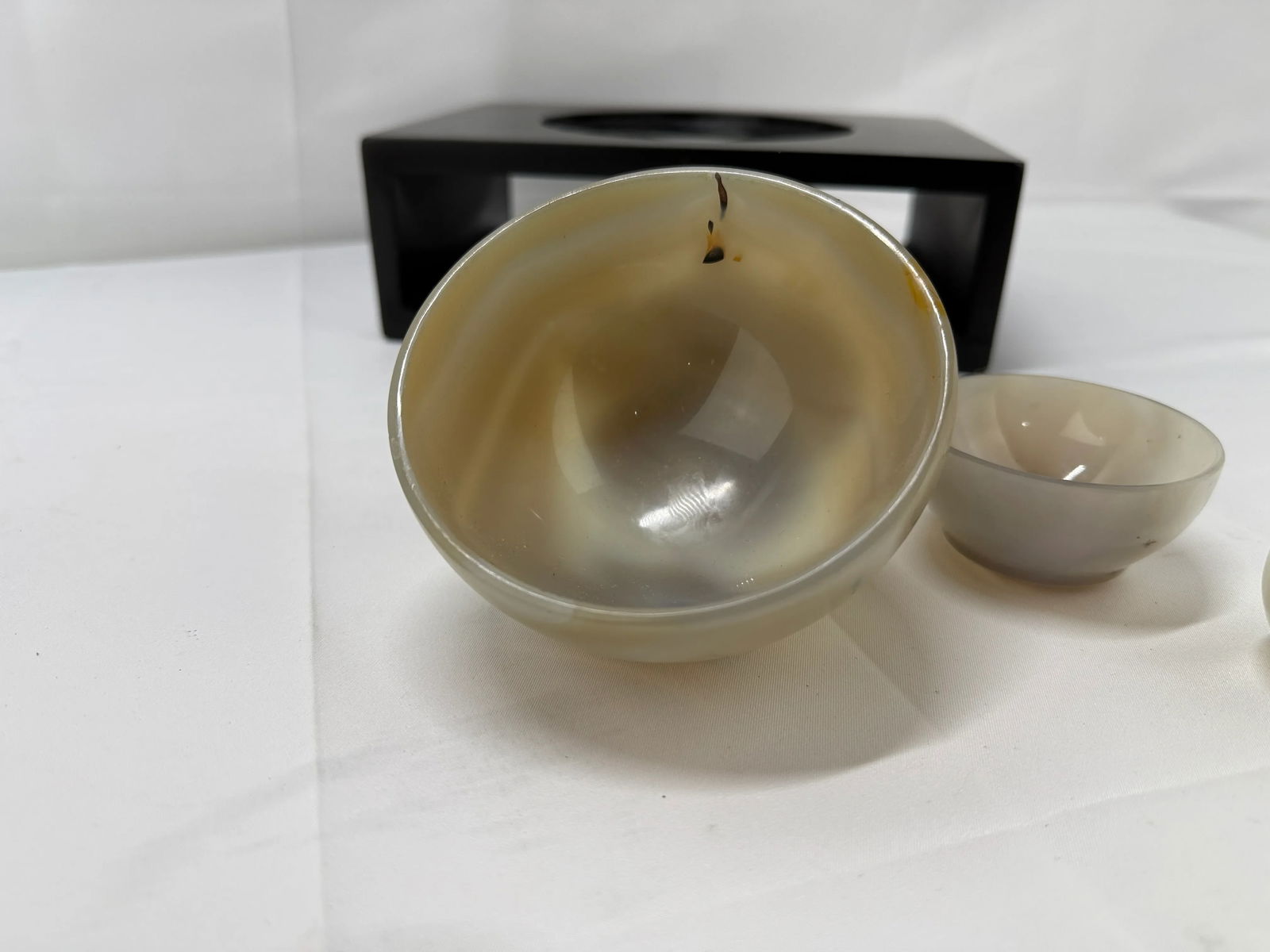 Nesting Set of 5 Carved Agate Bowls & Display - Artisan Signed - 4