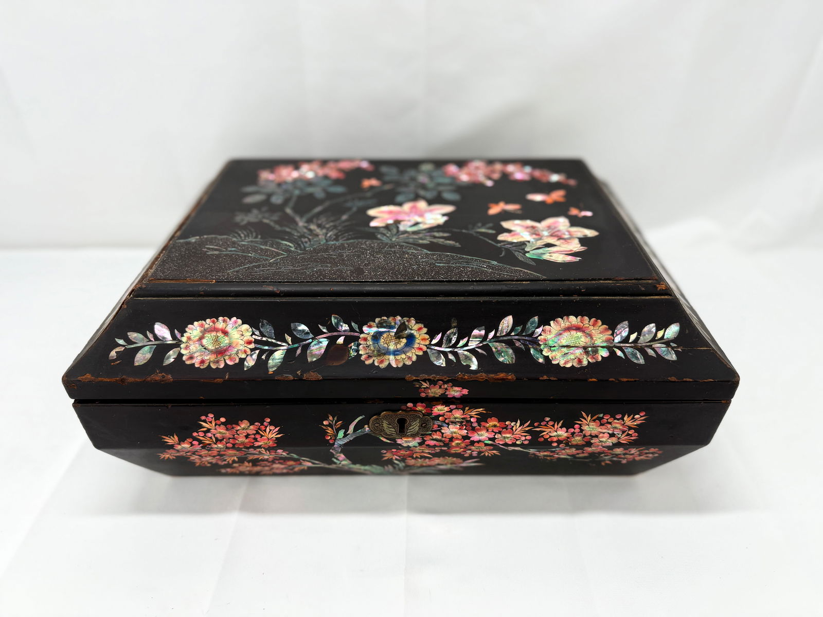 19th Century Chinese Export Black Lacquer & Mother of Pearl Sewing Box - 2