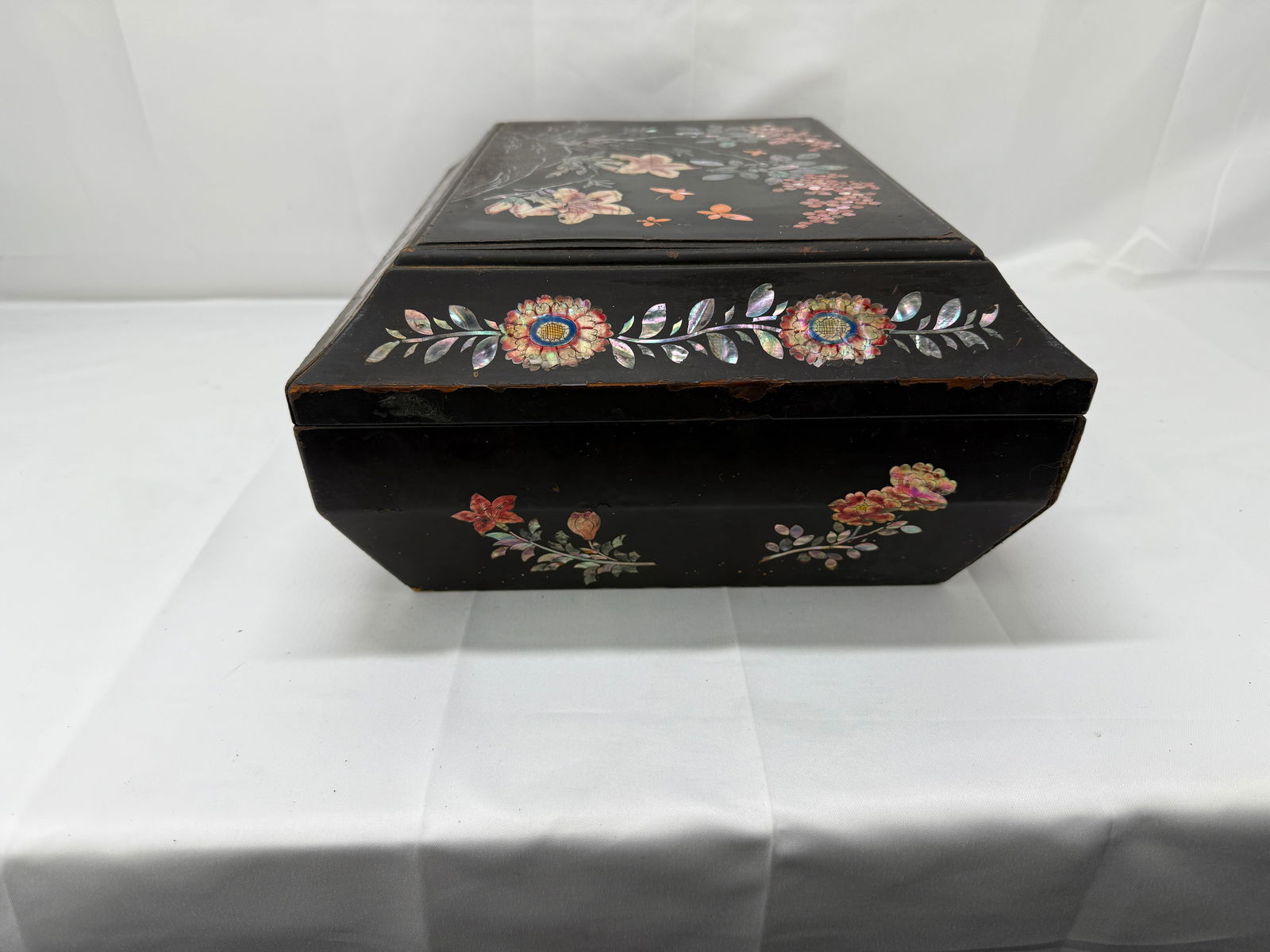 19th Century Chinese Export Black Lacquer & Mother of Pearl Sewing Box - 8