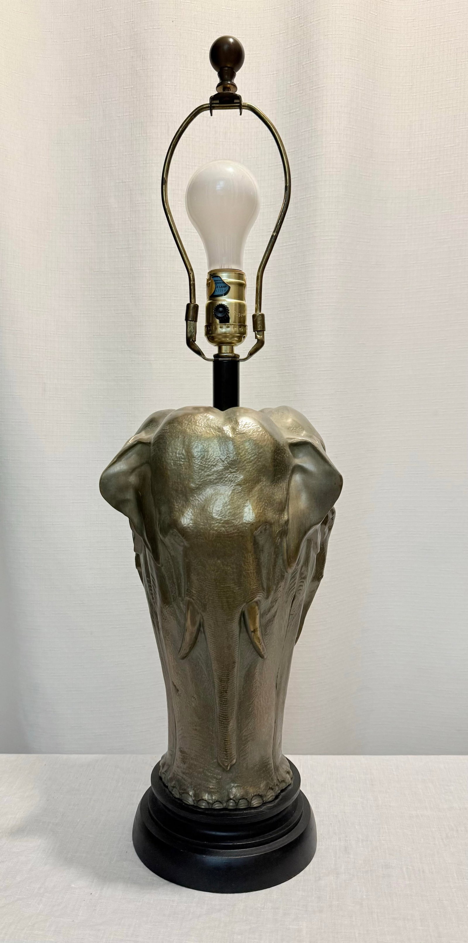 Vintage Hollywood Regency Three Sided Elephant Table Lamp With Original Faux Tortoise Shell Lined Sh - 3