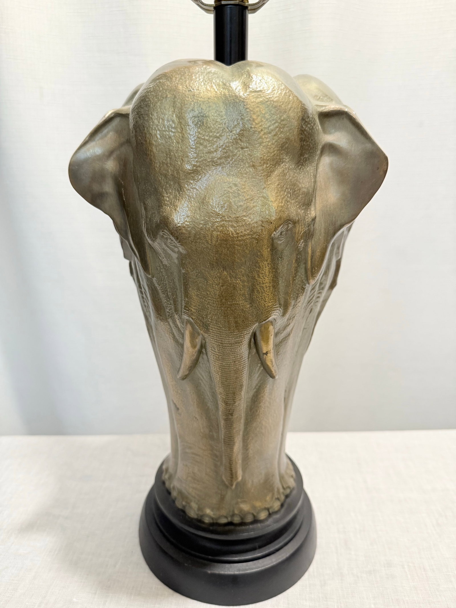 Vintage Hollywood Regency Three Sided Elephant Table Lamp With Original Faux Tortoise Shell Lined Sh - 6