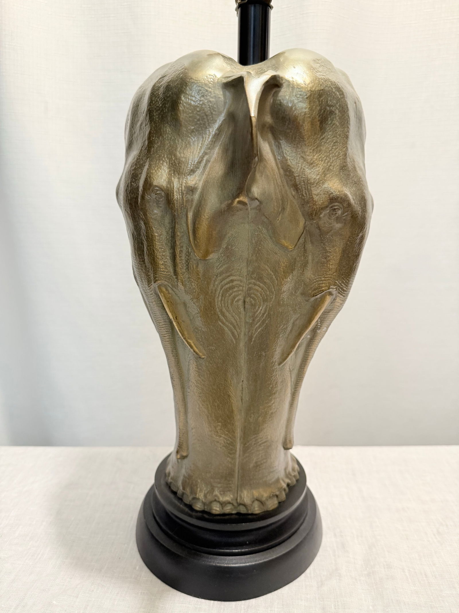 Vintage Hollywood Regency Three Sided Elephant Table Lamp With Original Faux Tortoise Shell Lined Sh - 7