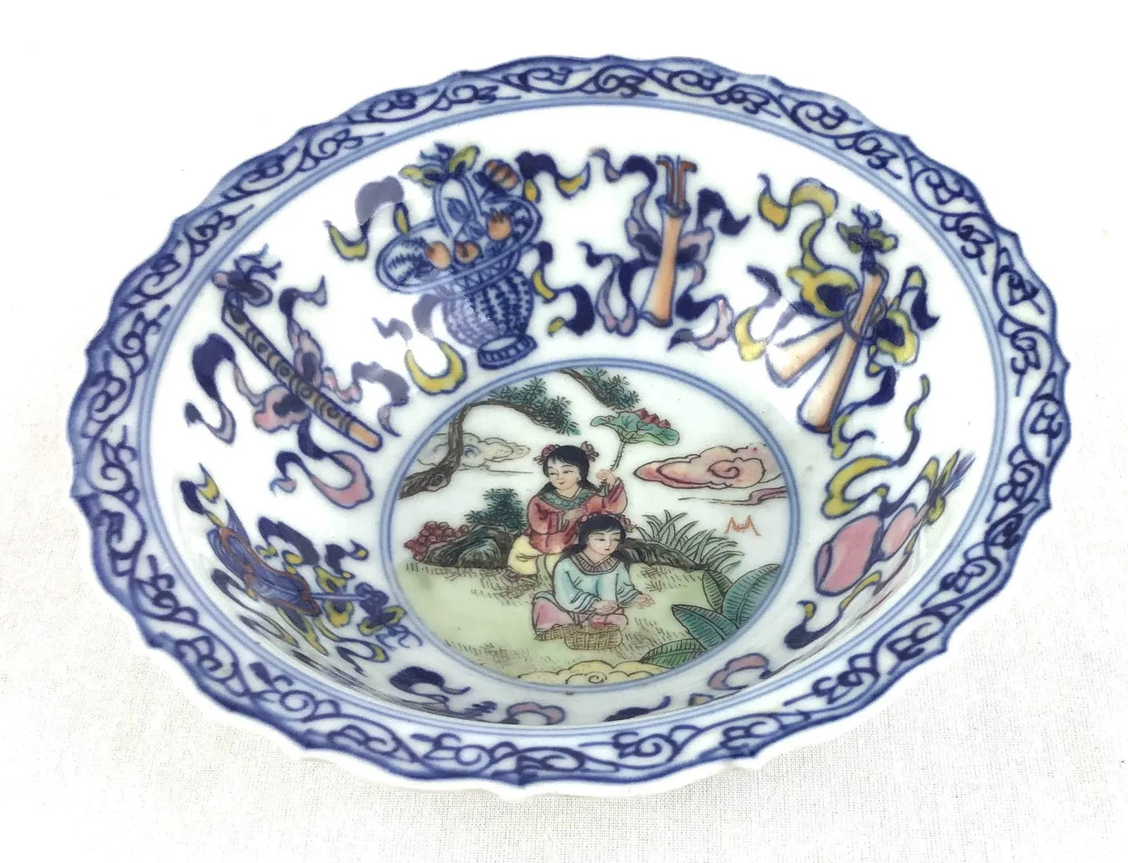 Antique Chinese Porcelain Bowl with Silk Box - 3