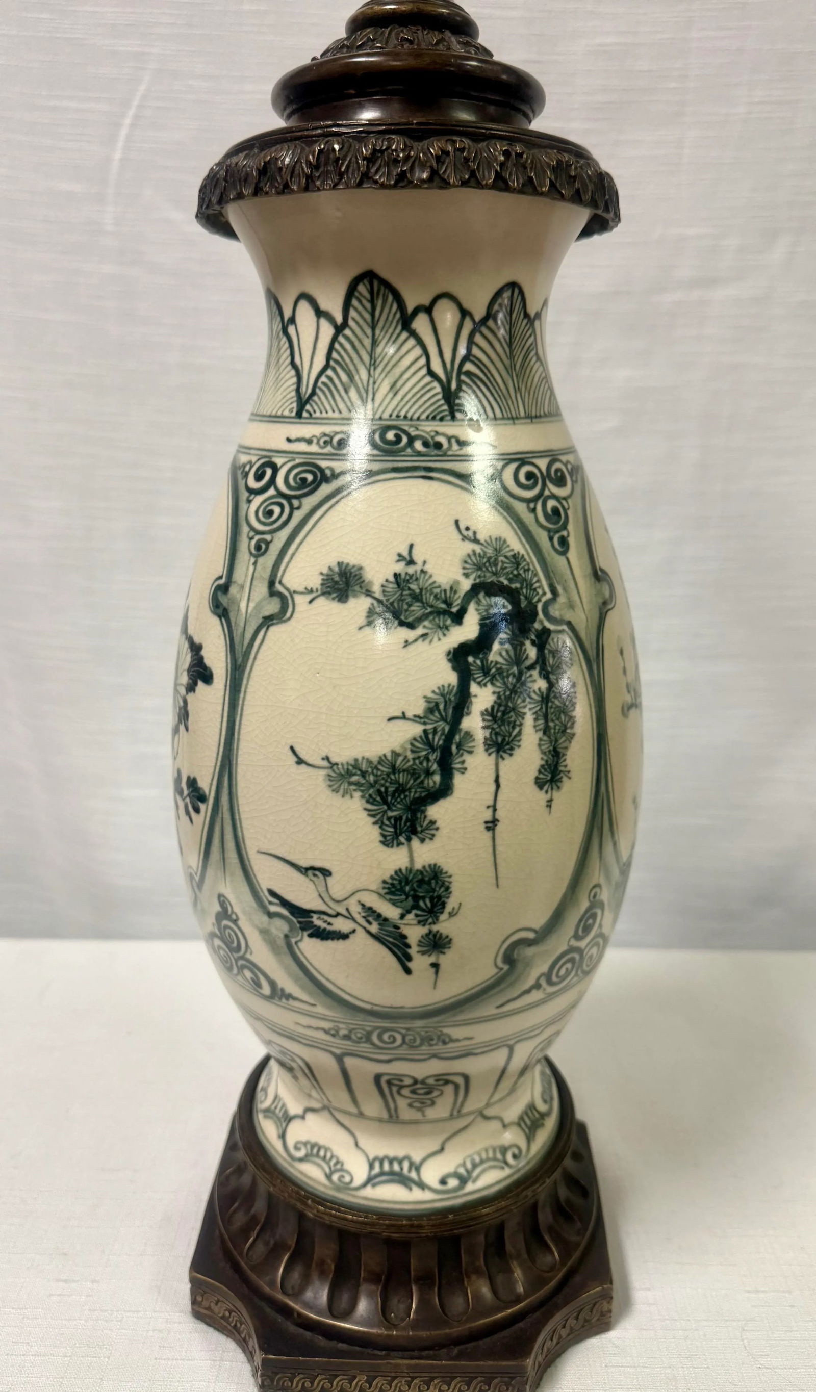 Stunning Vintage Chinoiserie Blue and White Ginger Jar Style Table Lamp With Cream Shade - 3