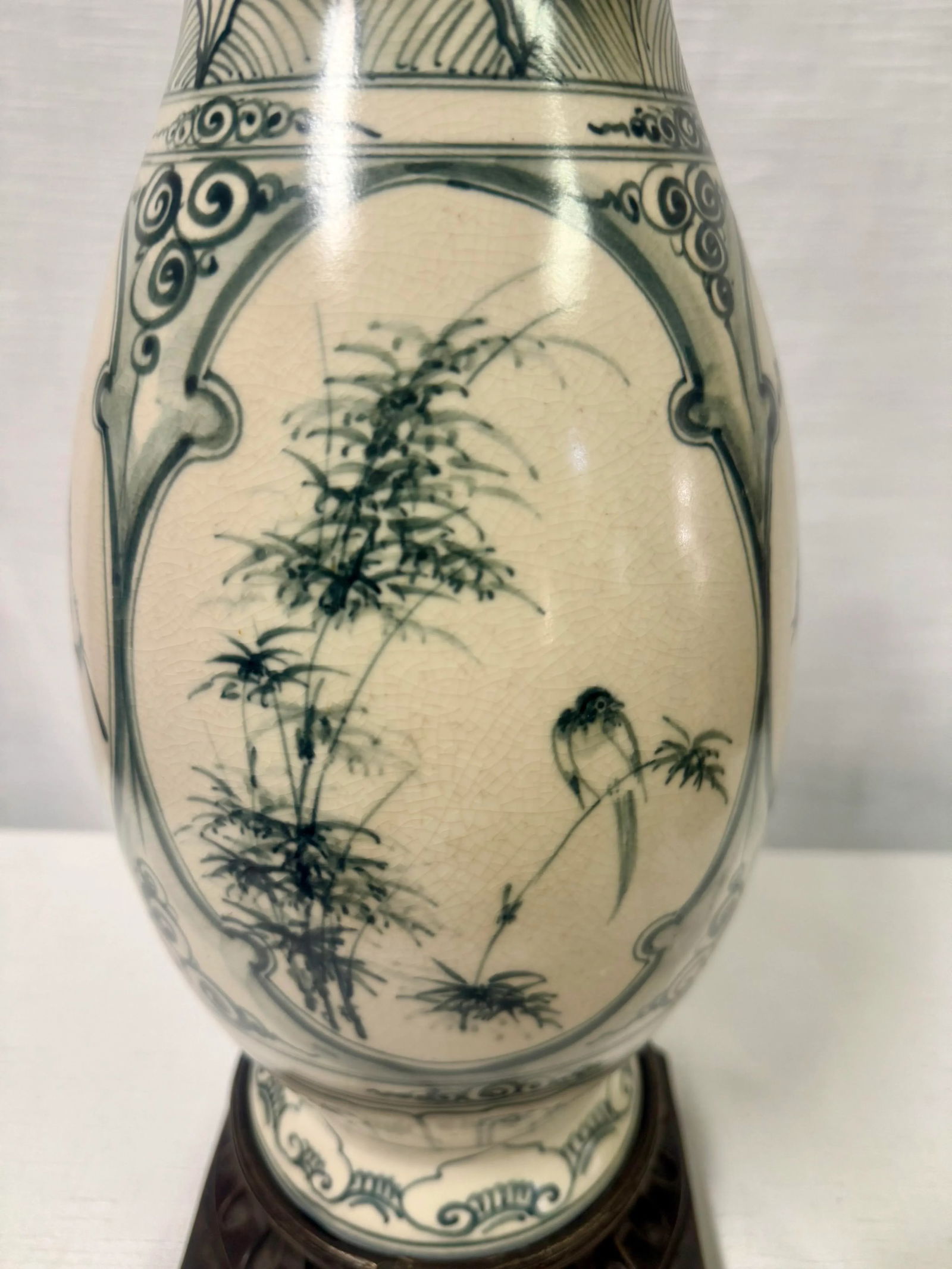 Stunning Vintage Chinoiserie Blue and White Ginger Jar Style Table Lamp With Cream Shade - 4