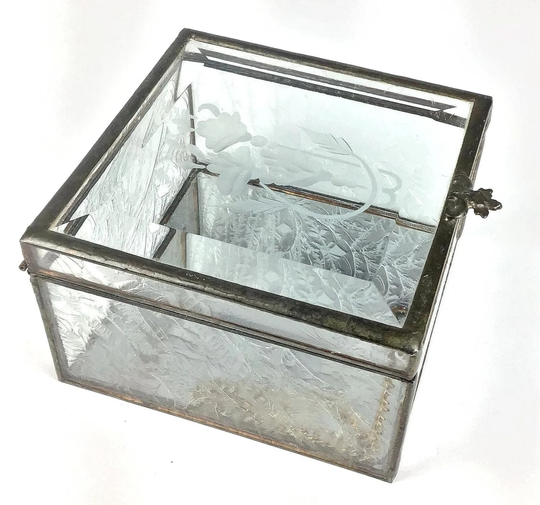 Victorian Etched Glass Jewelry Box - 4