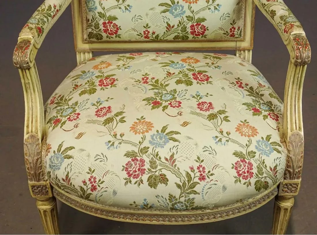 1930s French Louis XV Style Arm Chair With Stunning Foliate Upholstery - 2