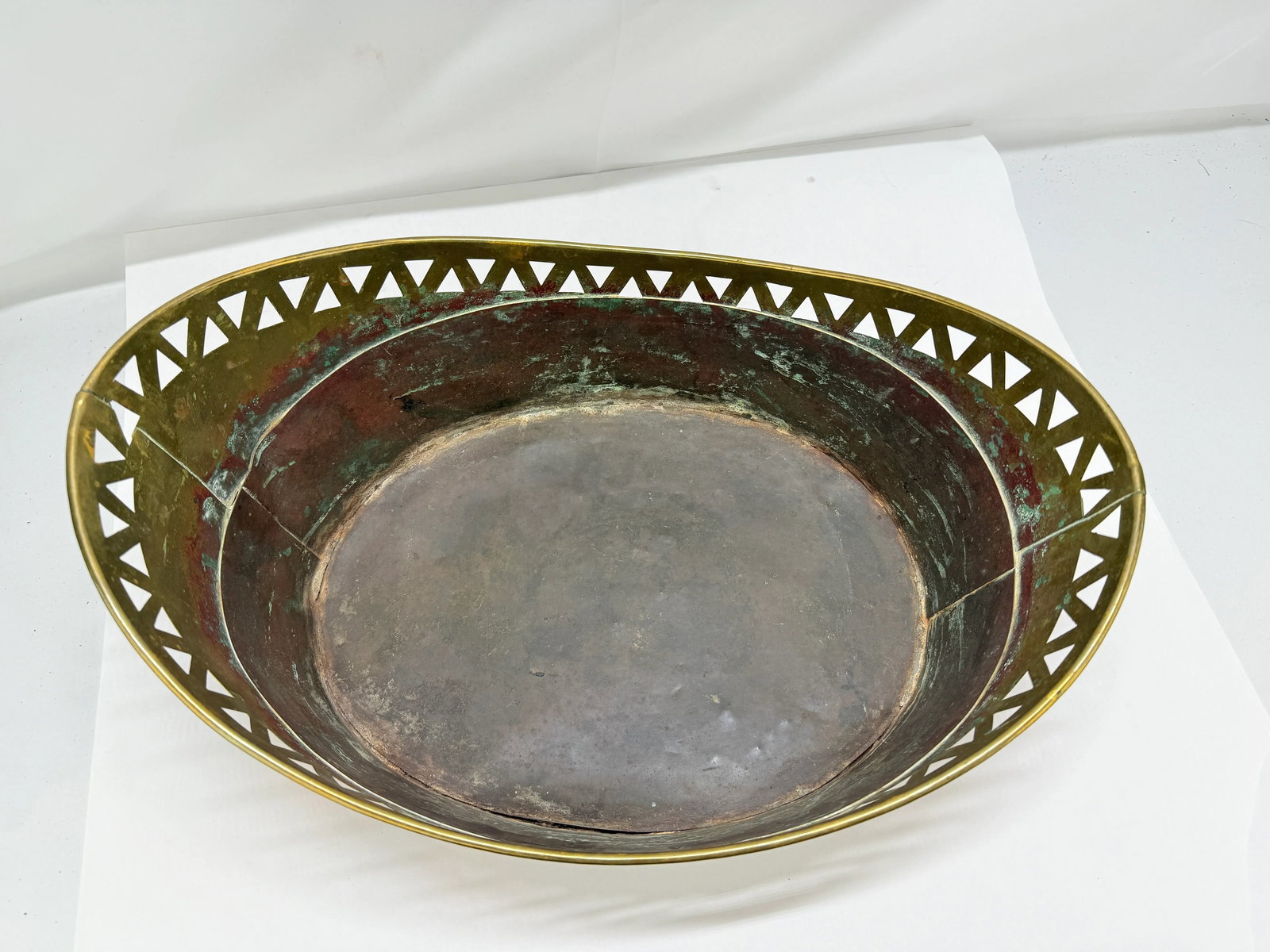 English 19th Century, Copper and Brass Jardinière or Wine Cooler W/ Lion Mounts - 6