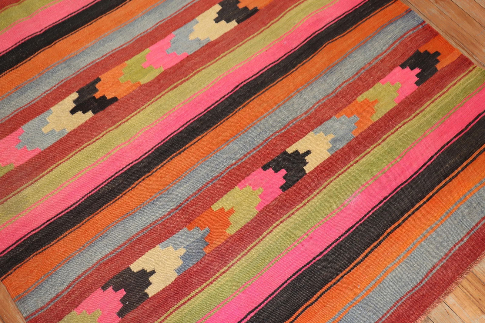 Bright Vintage Kilim Wide Runner, 4'9'' X 10'6'' - 4