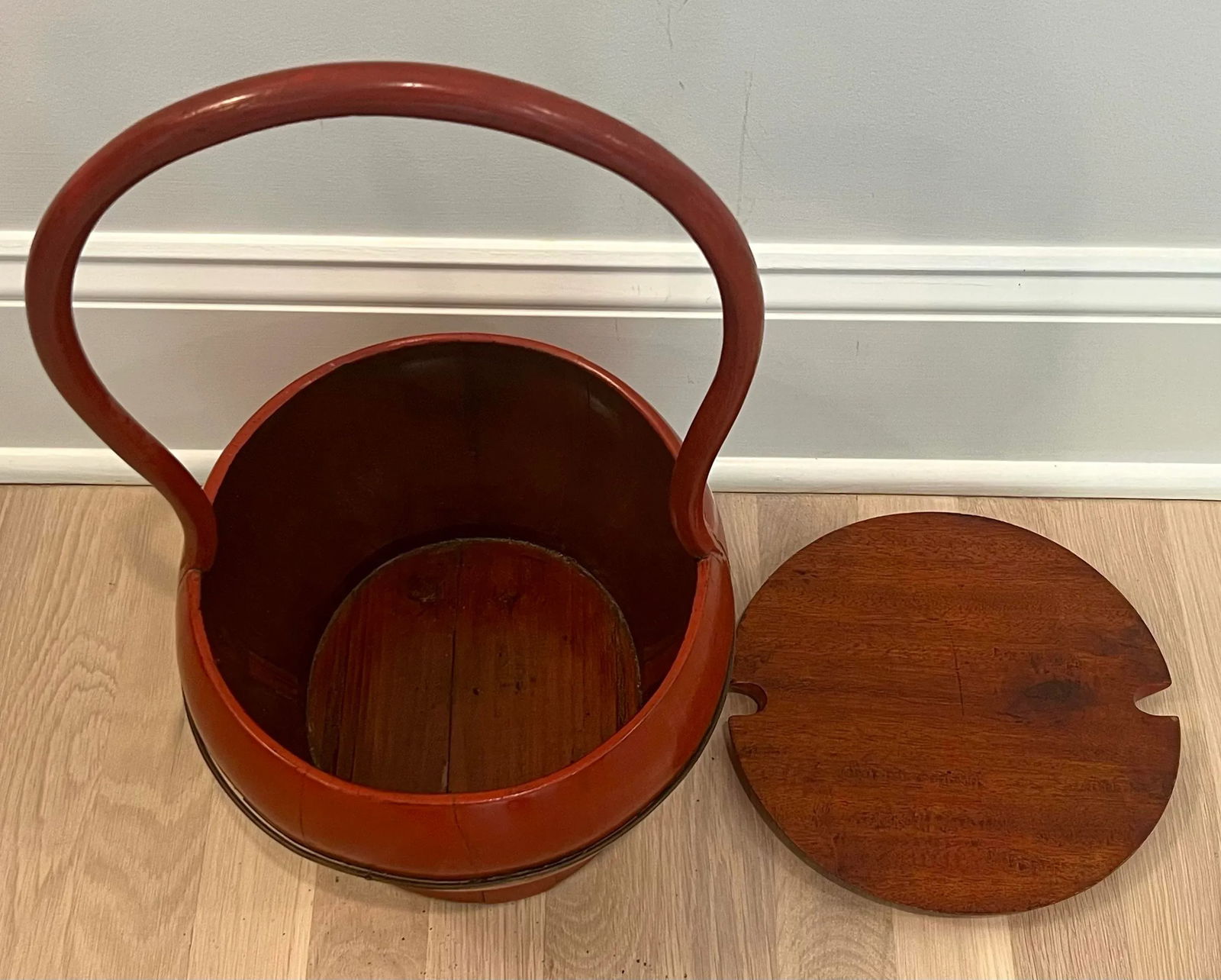 Early 20th Century Antique Red Lacquered Wedding Basket With Lid - 7