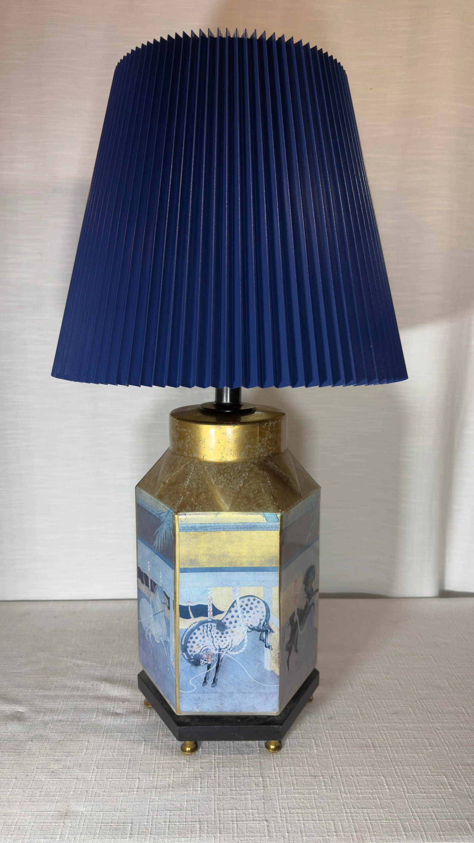 Vintage Late 20th Century Reverse Painted Hexagonal Tang Horse Table Lamp With Bespoke Navy Blue Sha - 2