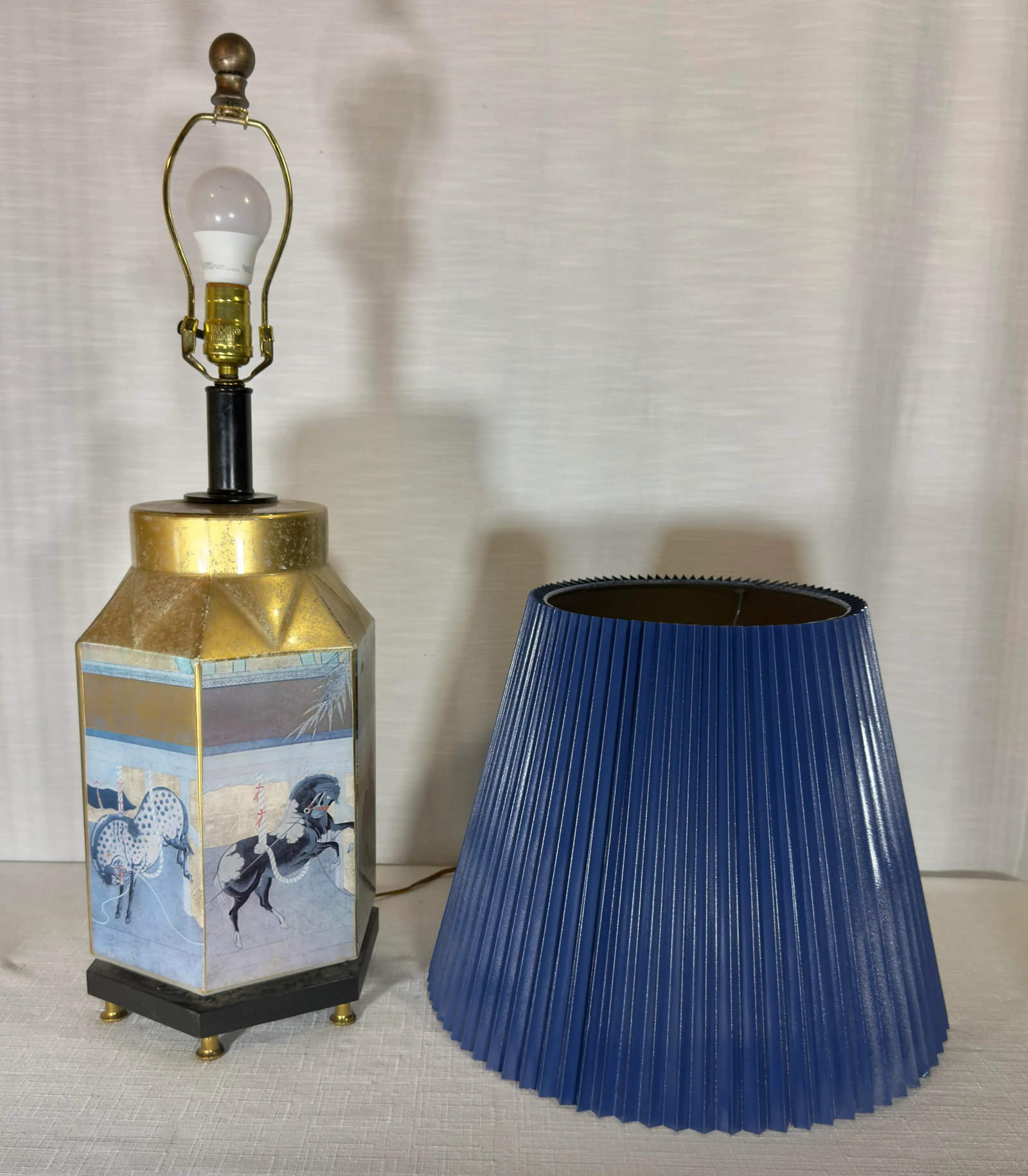 Vintage Late 20th Century Reverse Painted Hexagonal Tang Horse Table Lamp With Bespoke Navy Blue Sha - 9