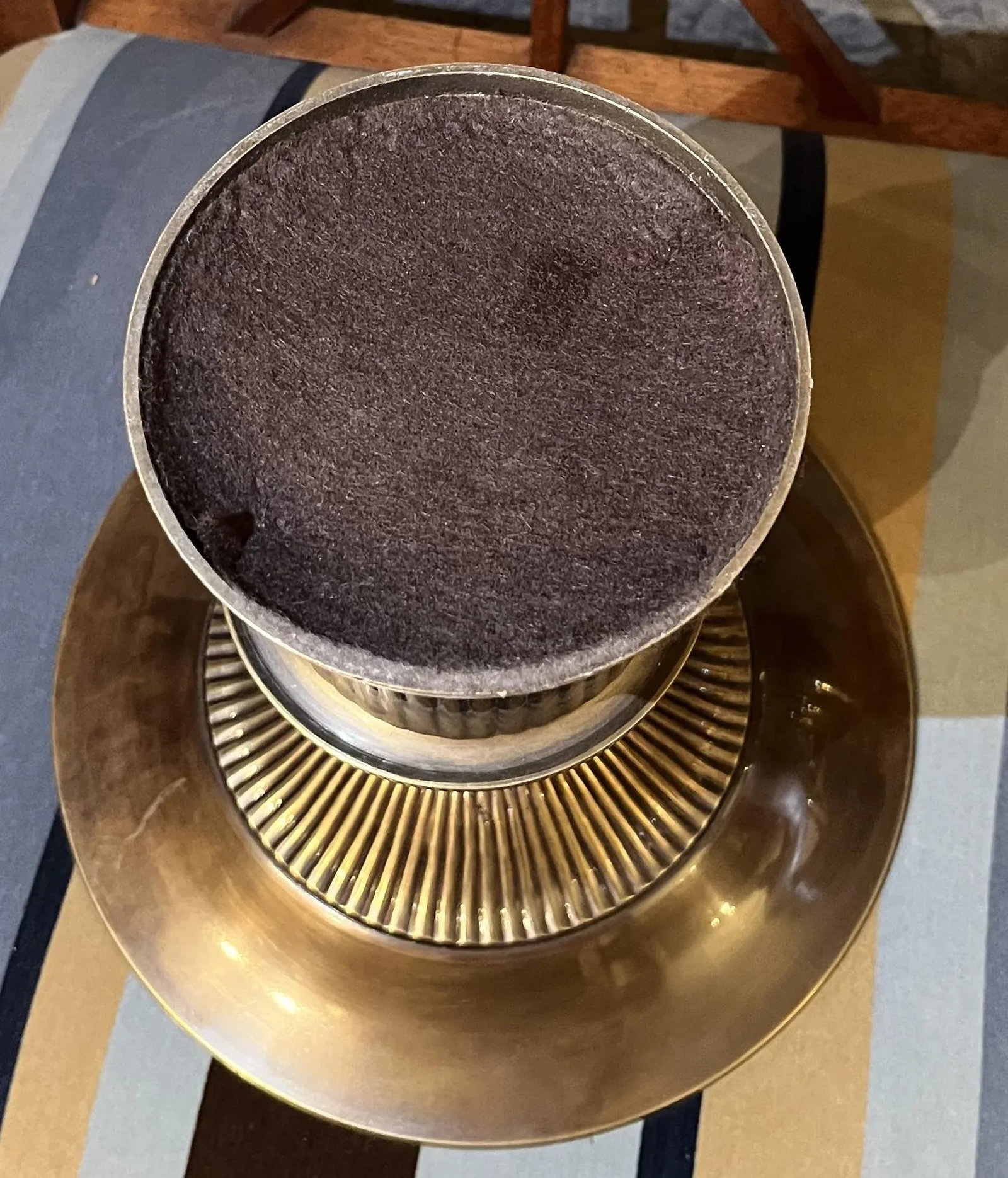 Pair of Bronze Neoclassical Fluted Tazzas - Mid Century - 7