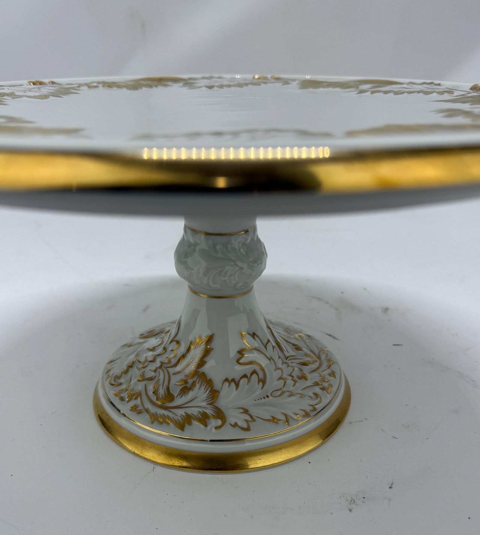 Royal Porzellan Manufaktur Gilded Pedestal Tazza With Scrollwork and Acanthus - 6