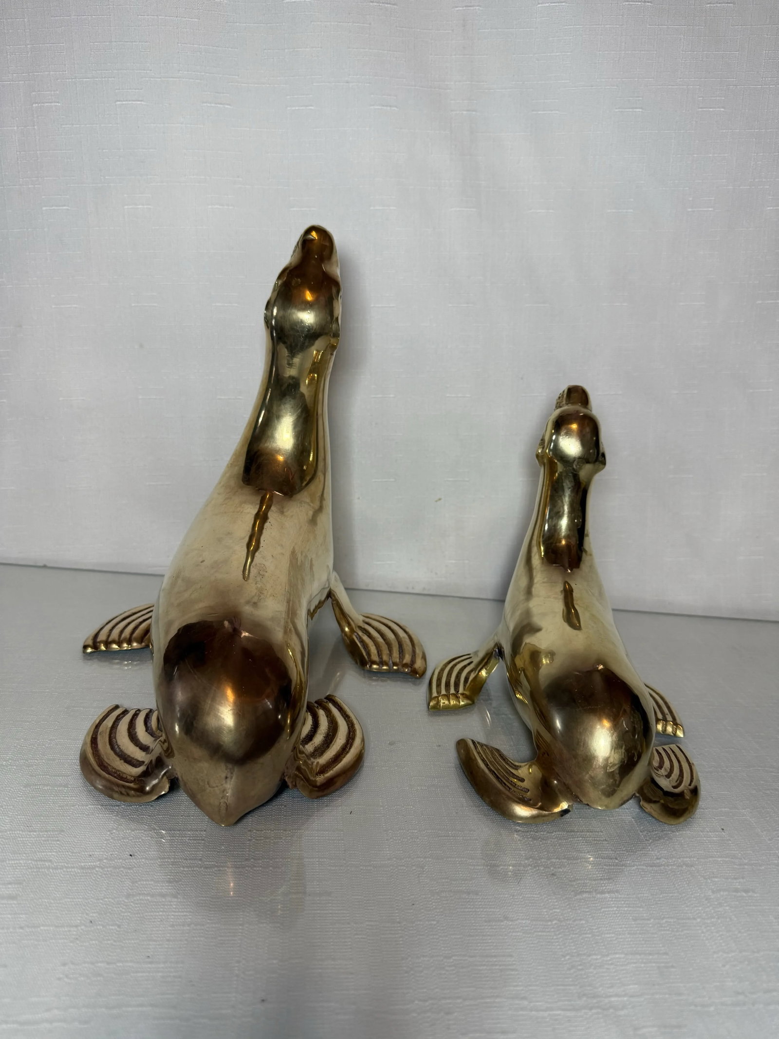 Chic Vintage Mid-Century Brass Sea Lions Pair - Elegant Metal Art for Home Decor - 5
