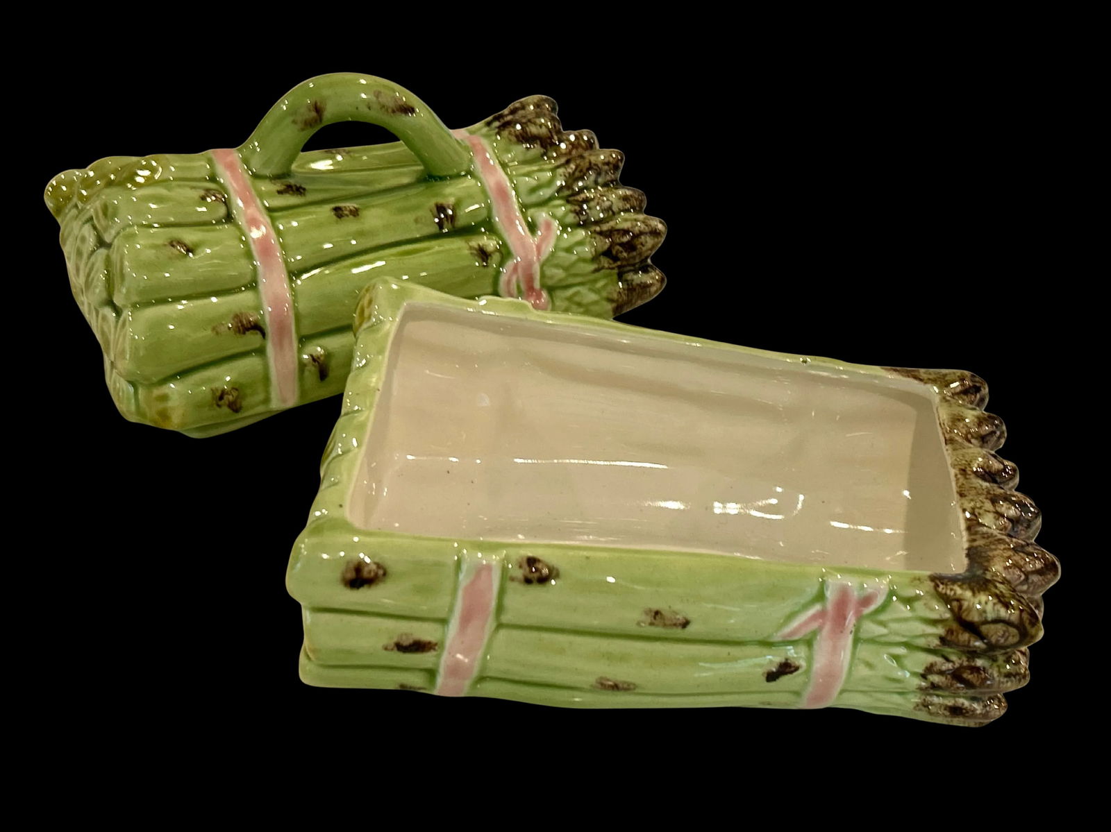 Late 20th Century Bordallo Pinheiro Majolica Asparagus Tureen With Underplate – Handcrafted - 5