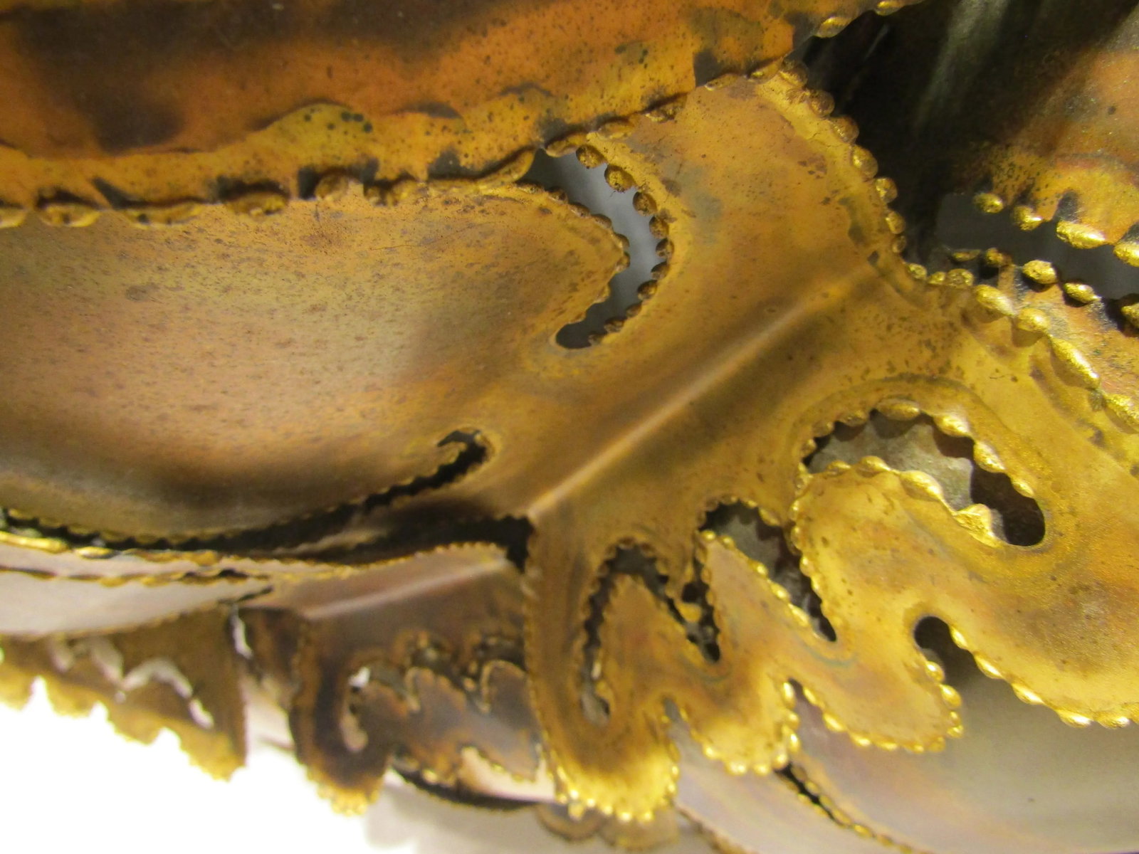 MCM Brutalist Torch Cut Brass Tom Greene Style Convex Round Wall Mirror C 1970s - 15