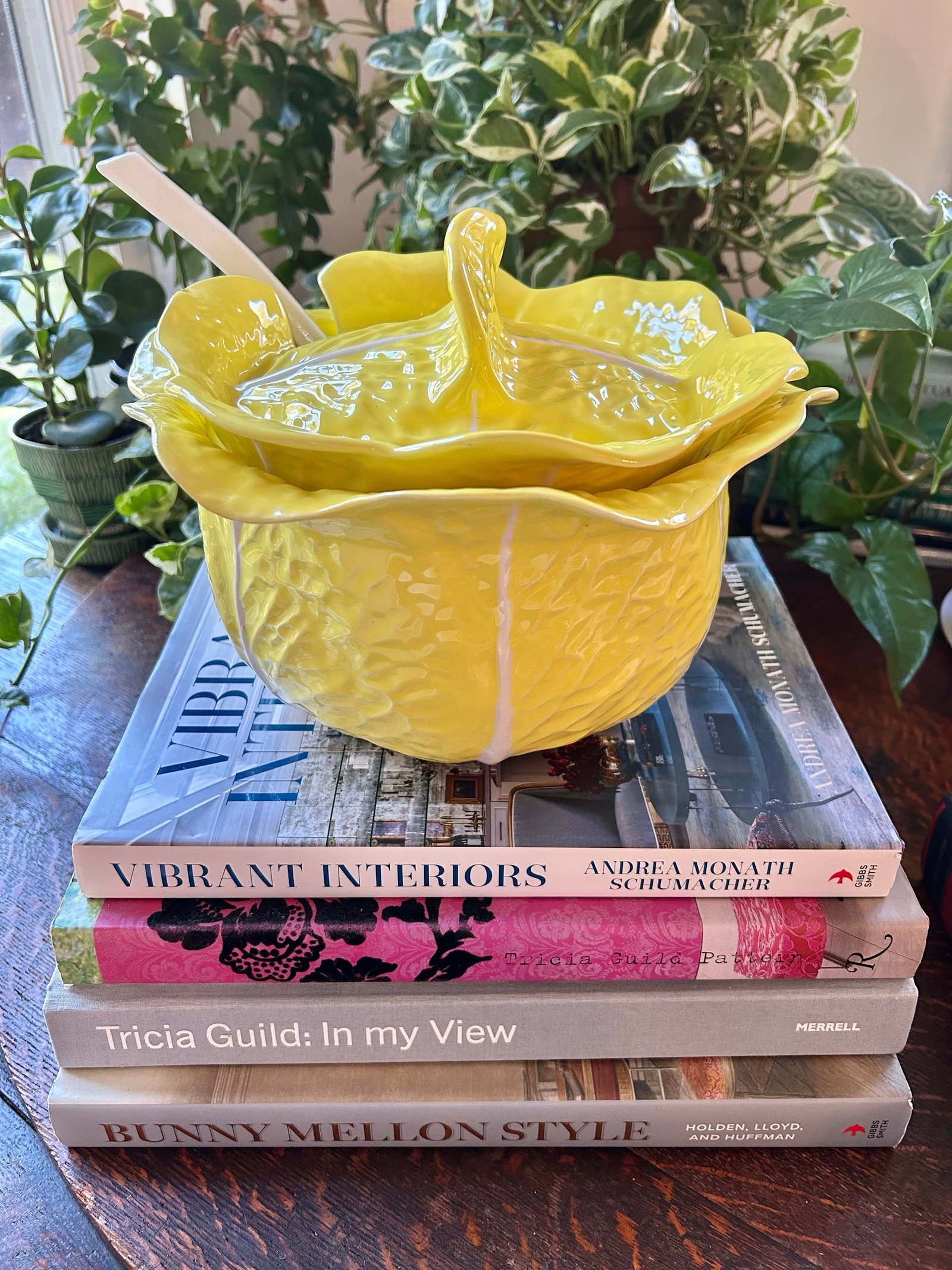 Mid 20th Century Italian Large Yellow Majolica Cabbage Ware Tureen With Lid and Ladle - 2