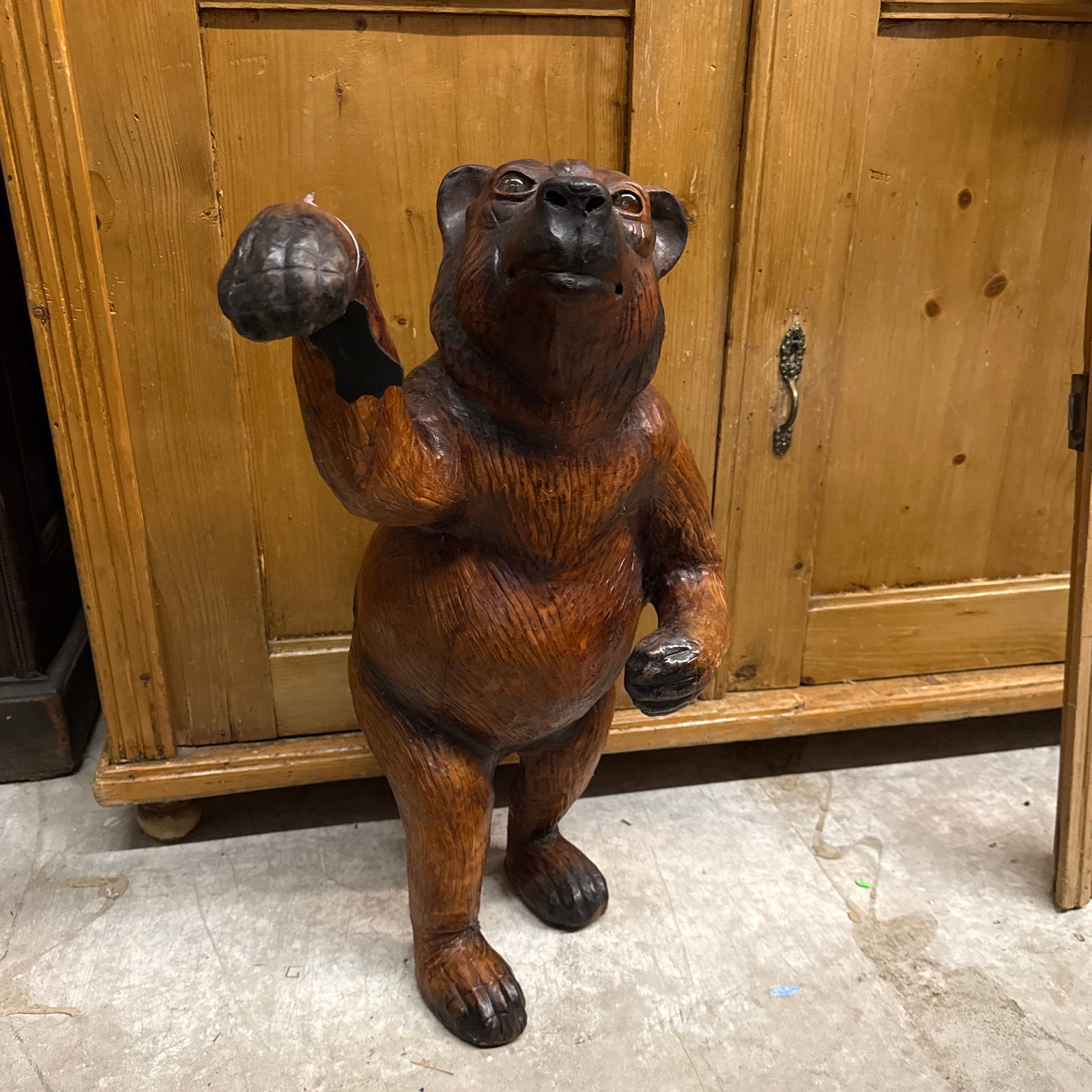 Large Standing Bear Sculpture Sculpted Leather With Glass Eyes - 12